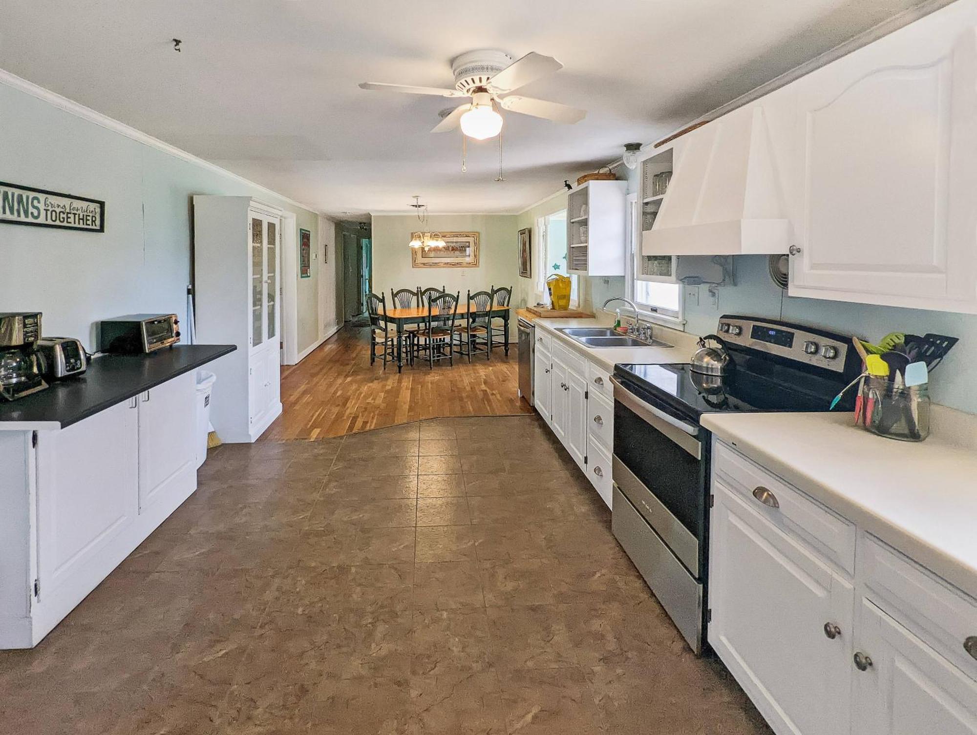 Mermaid Crossing - Pet Friendly, Waterfront With Dock! Holiday home *