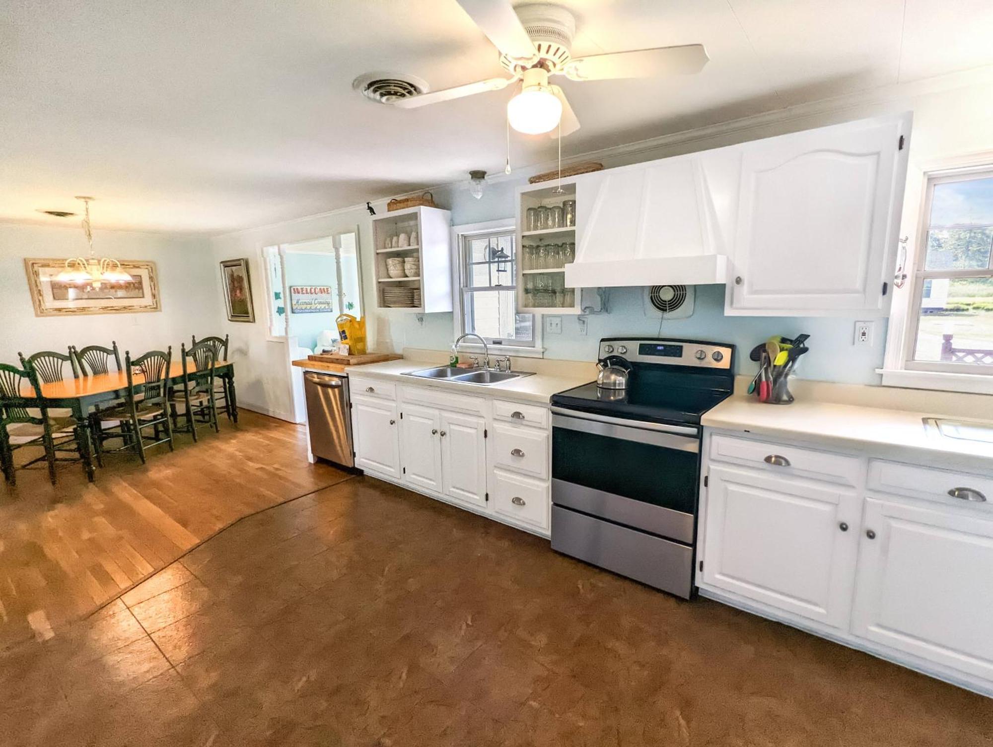 Mermaid Crossing - Pet Friendly, Waterfront With Dock! * Chincoteague