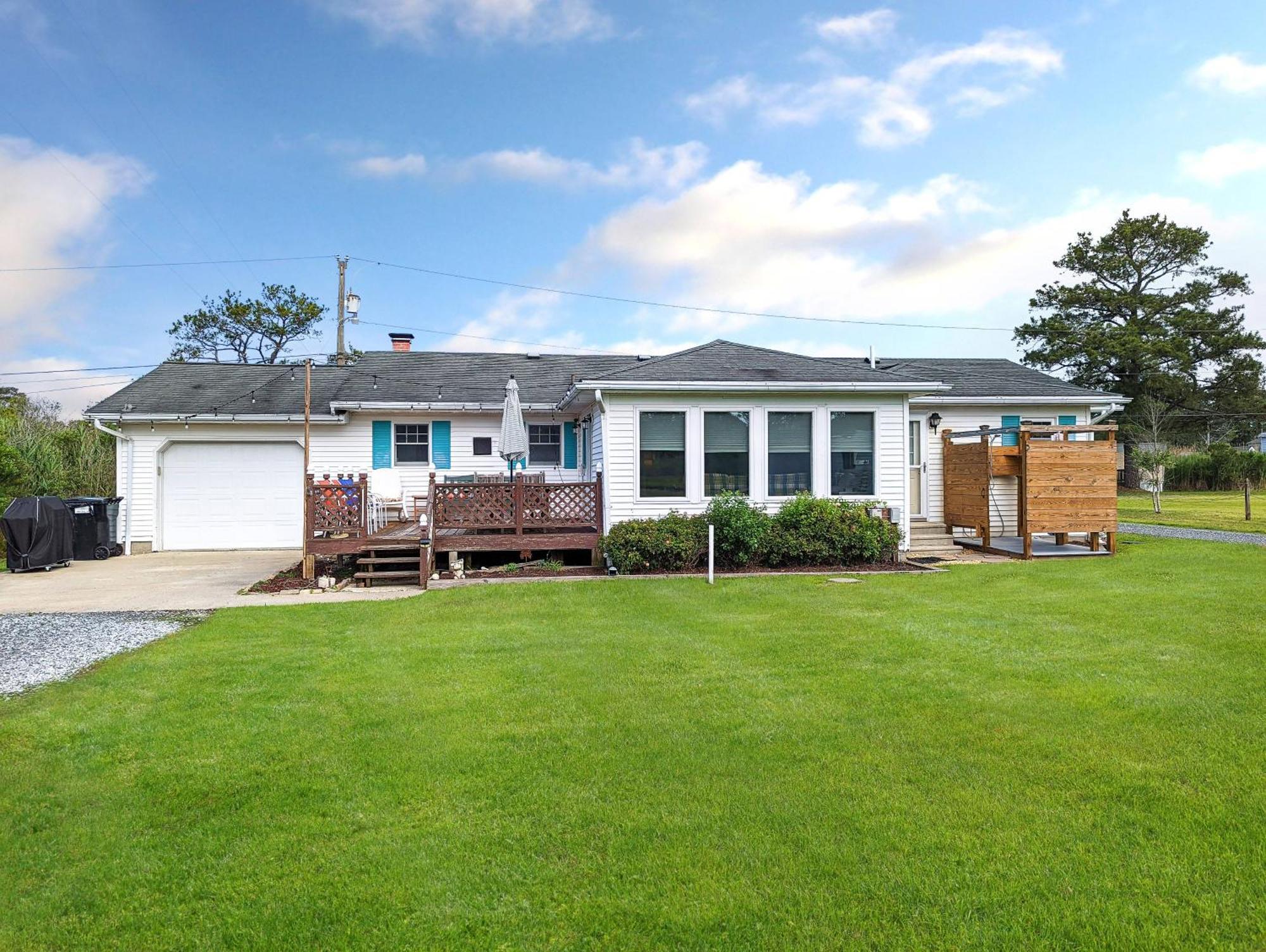 Mermaid Crossing - Pet Friendly, Waterfront With Dock! * Chincoteague