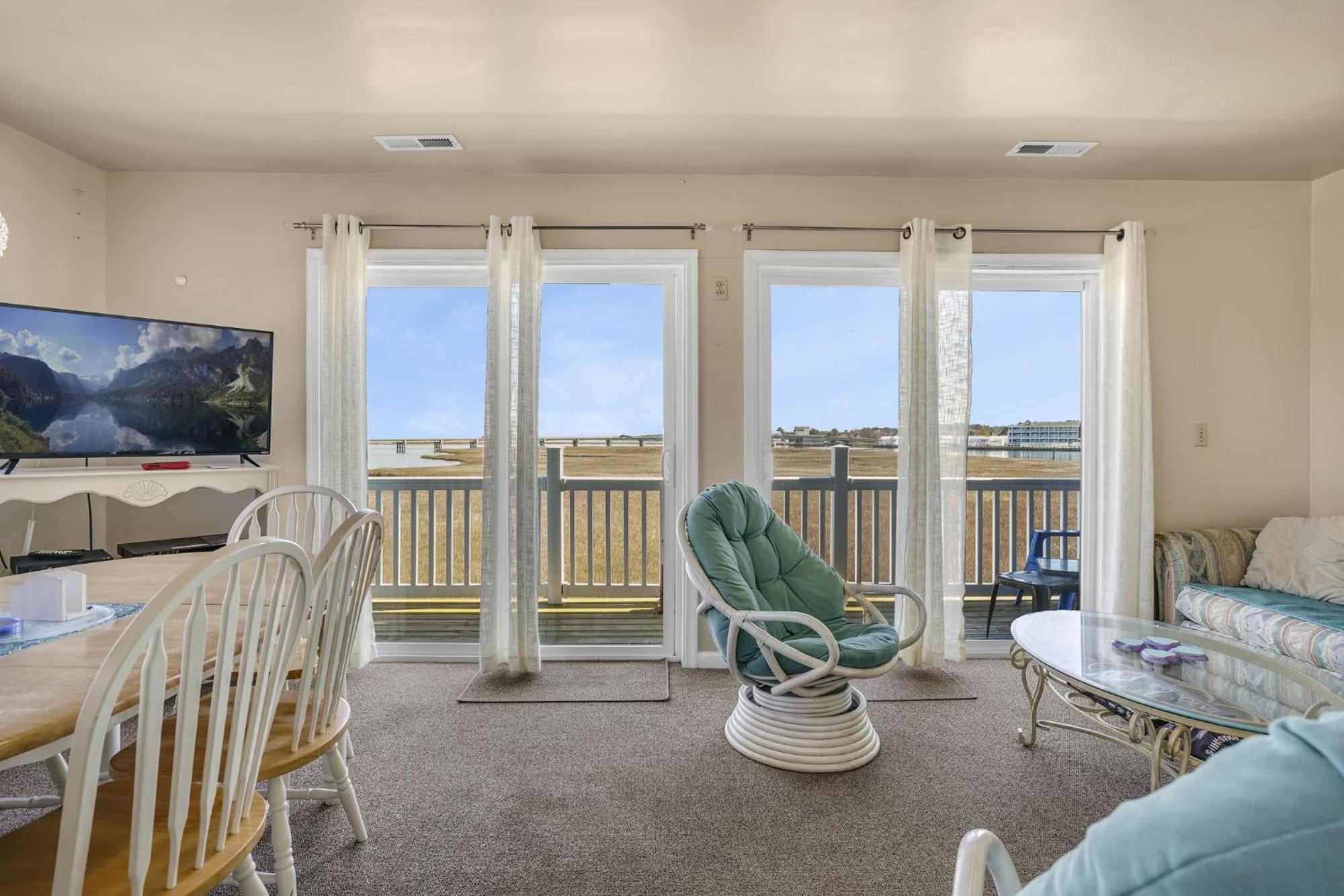 Magic Moments - Waterfront On Marsh Island! Holiday home *