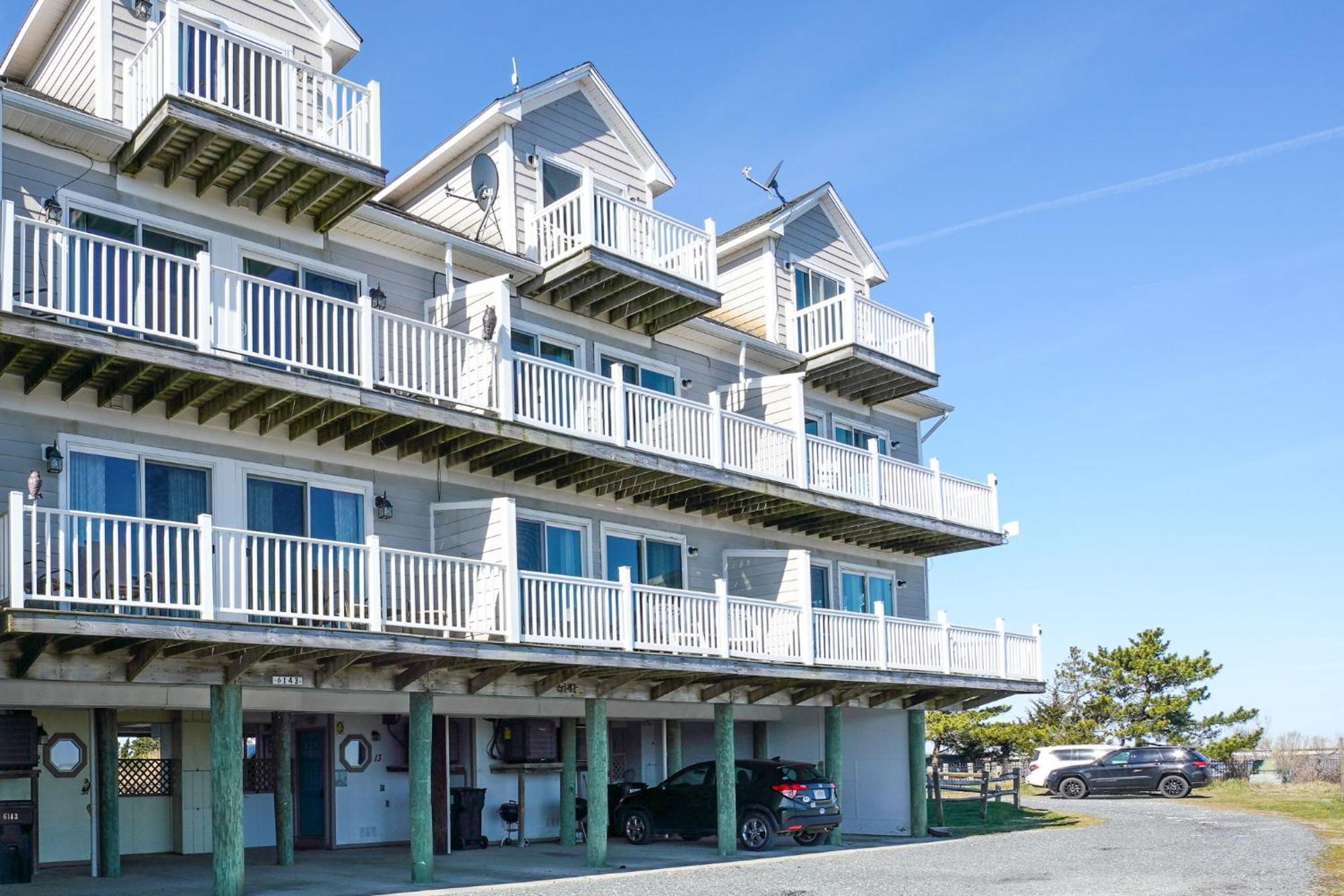 Holiday home Magic Moments - Waterfront On Marsh Island!