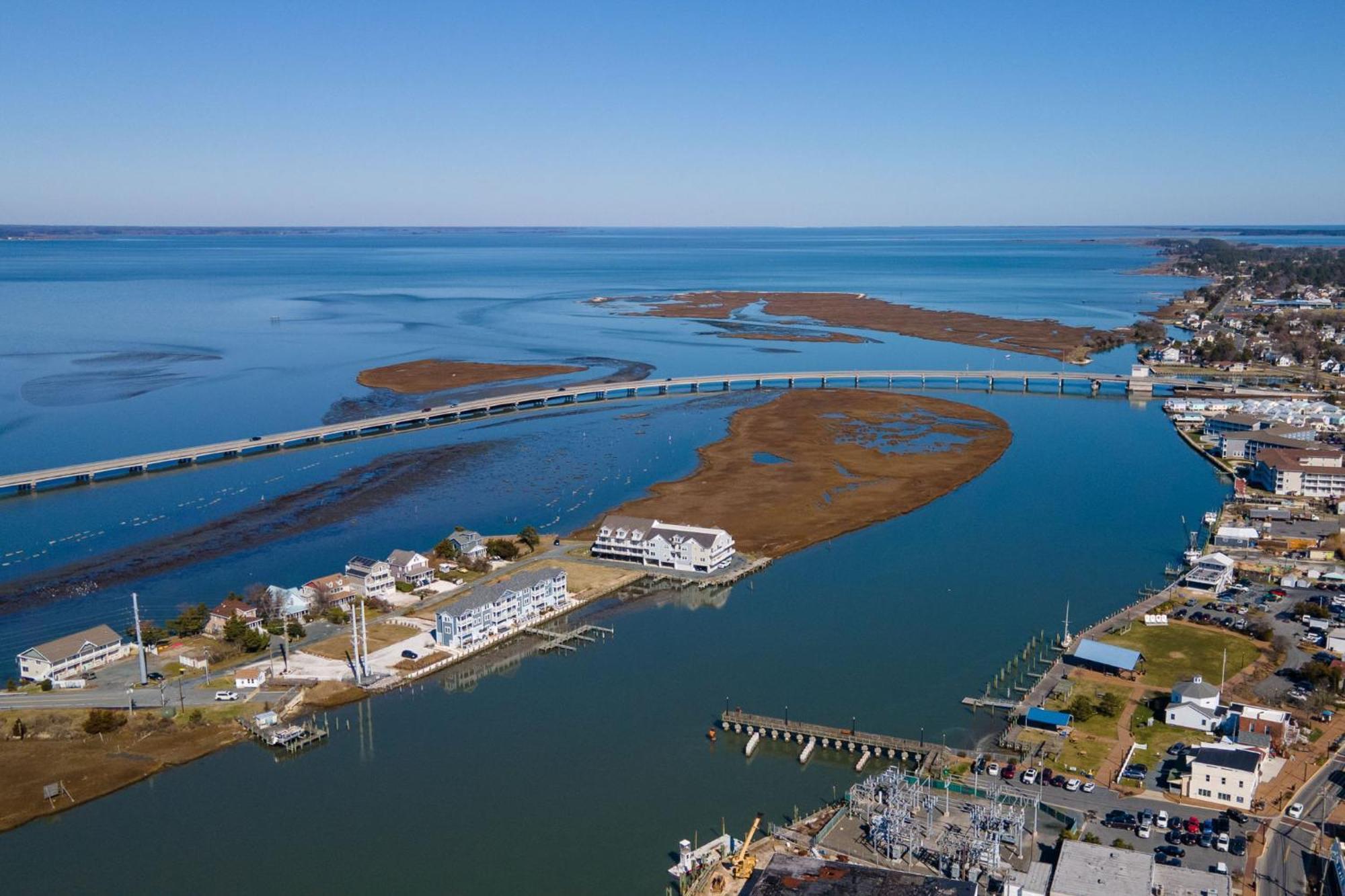 Magic Moments - Waterfront On Marsh Island!