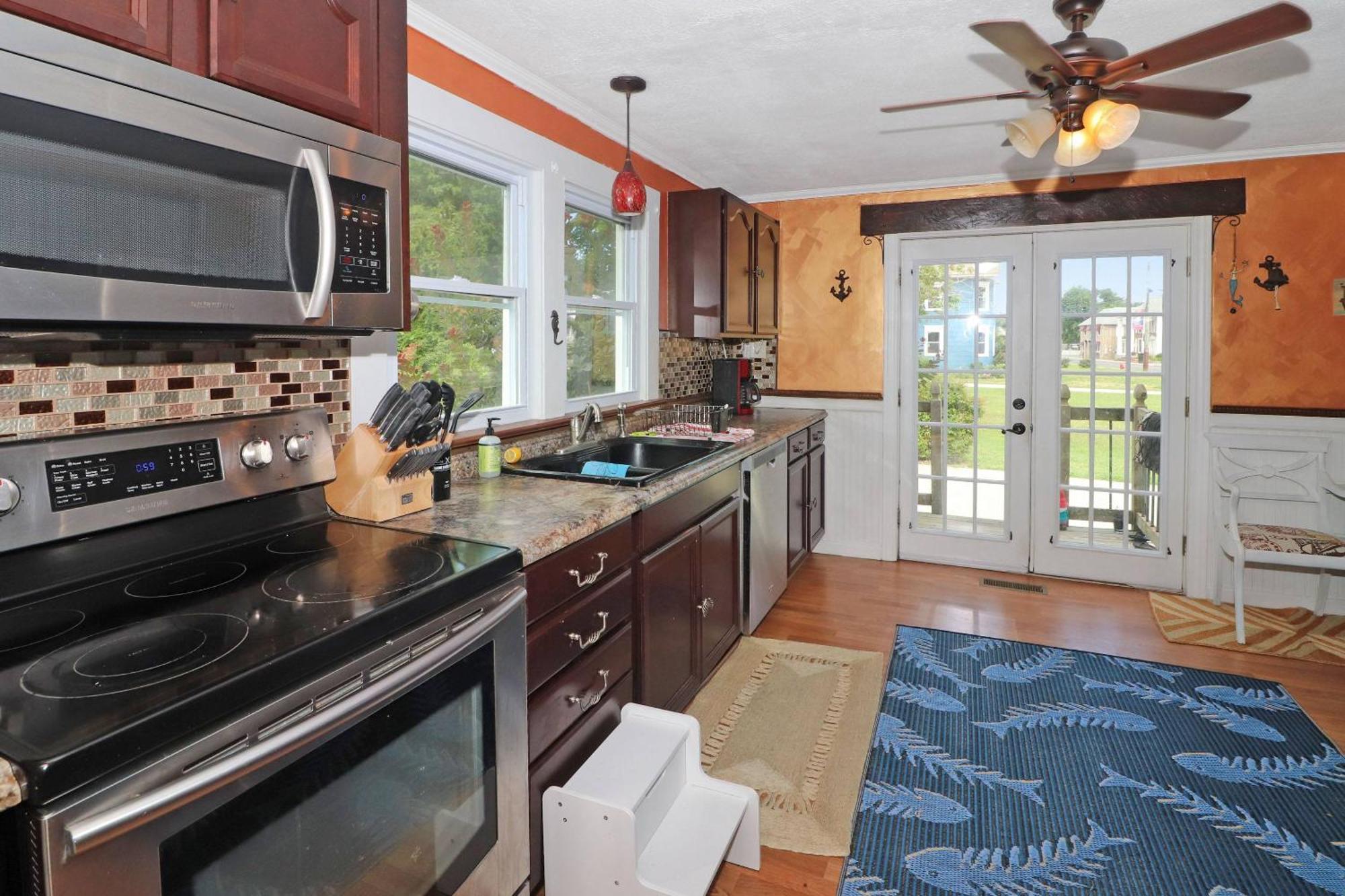 Holiday home Lottie's Lookout - In Town; Pet Friendly; Fire Pit!