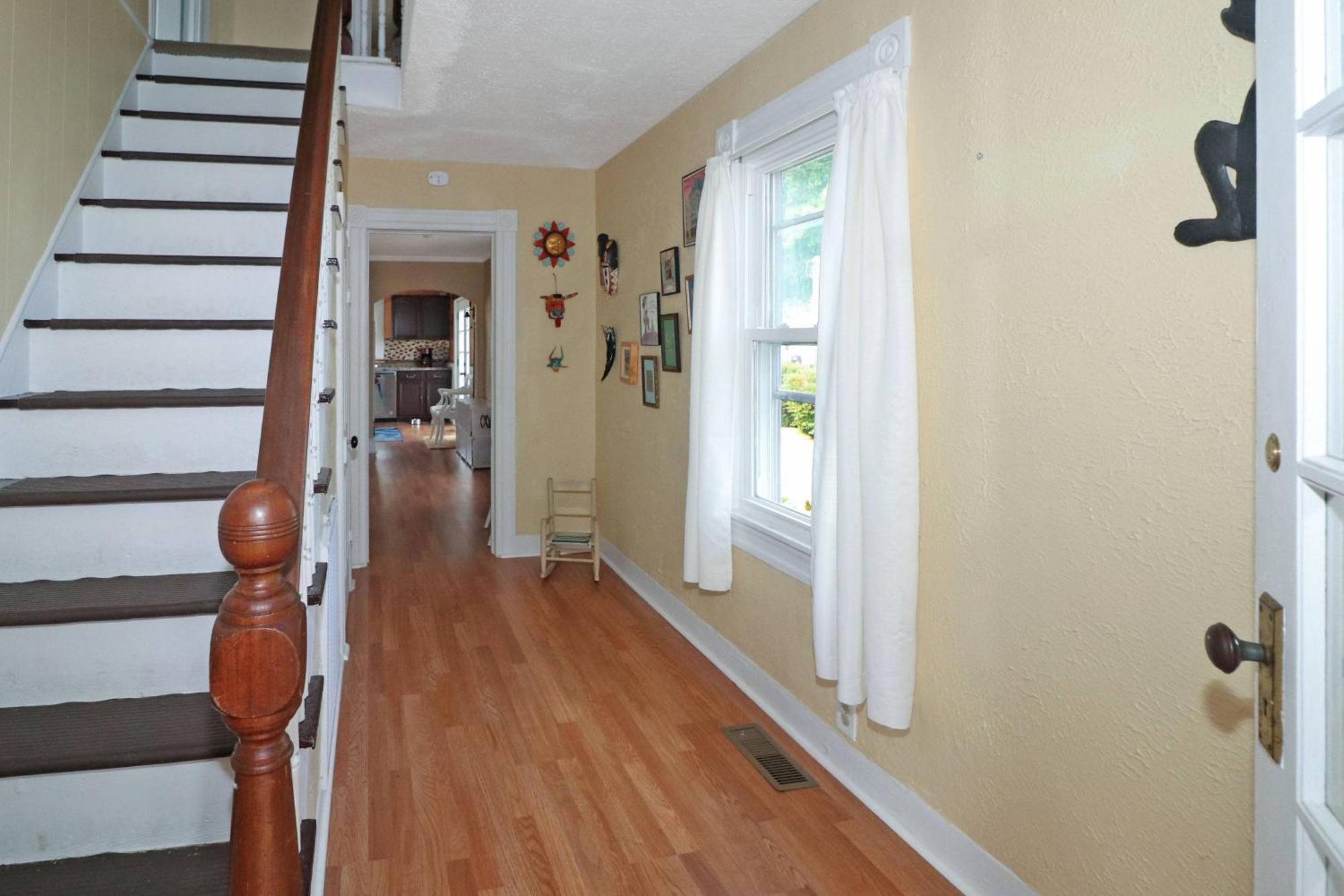Lottie's Lookout - In Town; Pet Friendly; Fire Pit! Holiday home