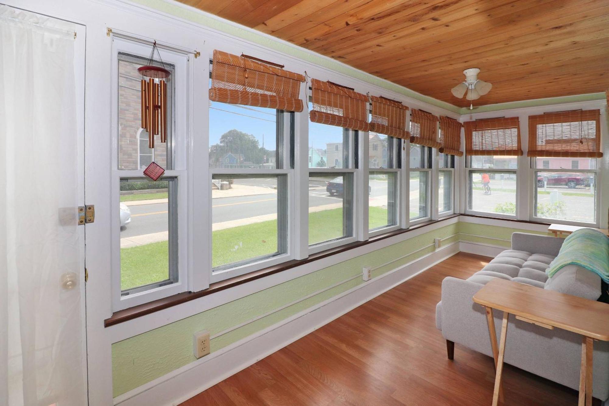 Lottie's Lookout - In Town; Pet Friendly; Fire Pit! Holiday home