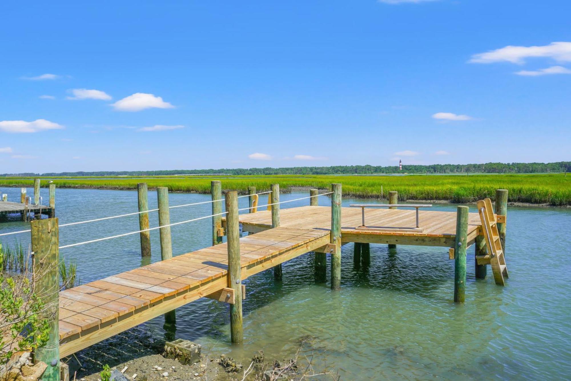Lighthouse Estates 8 - Water Views & Shared Pool! *