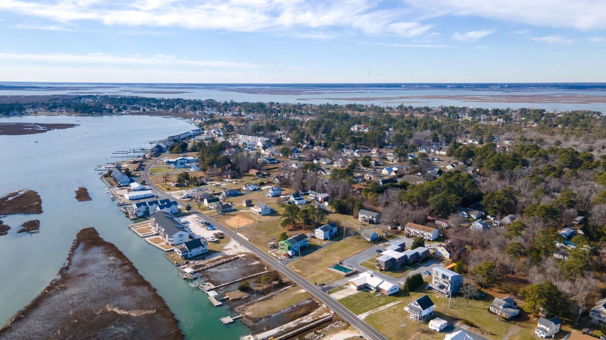 Lighthouse Estates 8 - Water Views & Shared Pool! * Chincoteague