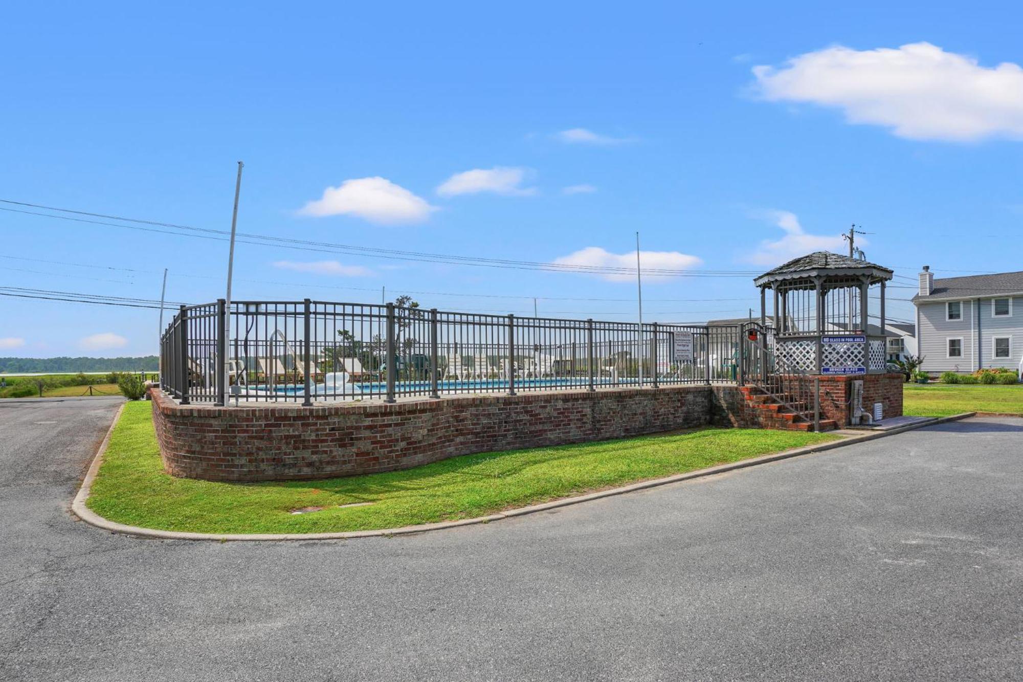 Lighthouse Estates 8 - Water Views & Shared Pool! Chincoteague