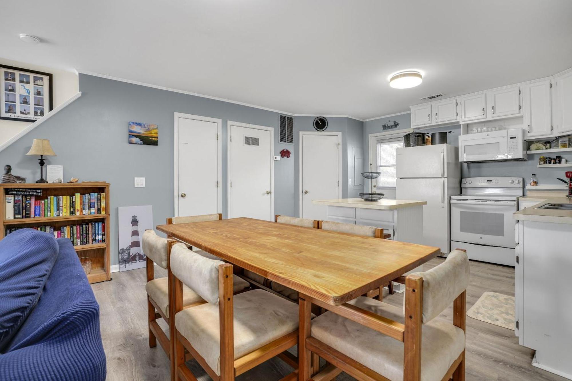 Lighthouse Estates 8 - Water Views & Shared Pool! Holiday home Chincoteague