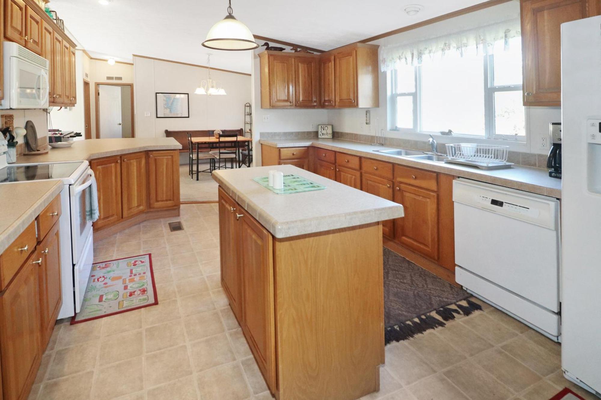 Island Thyme - Hot Tub & Carnival Location! Chincoteague