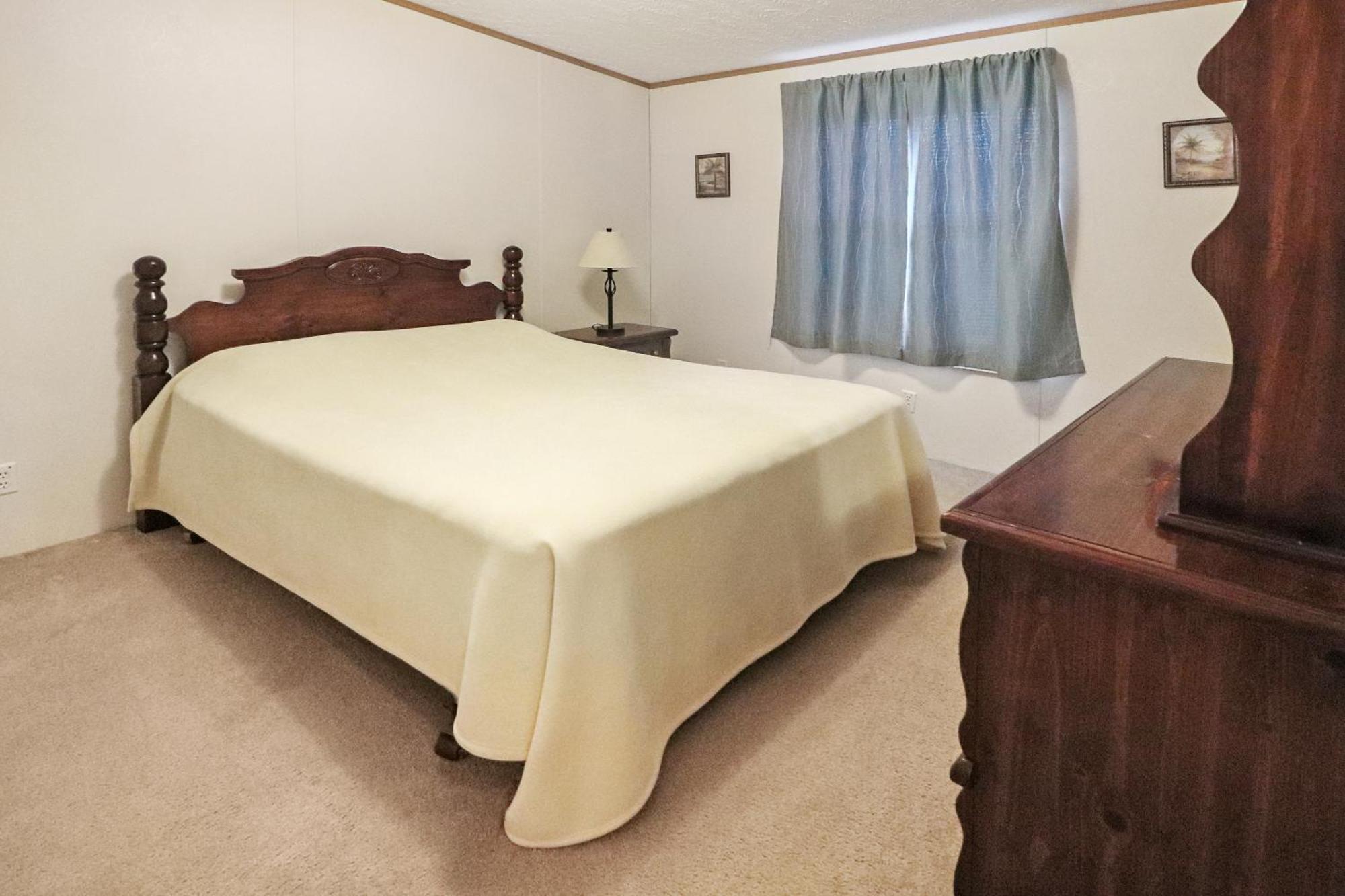 Island Thyme - Hot Tub & Carnival Location! Holiday home