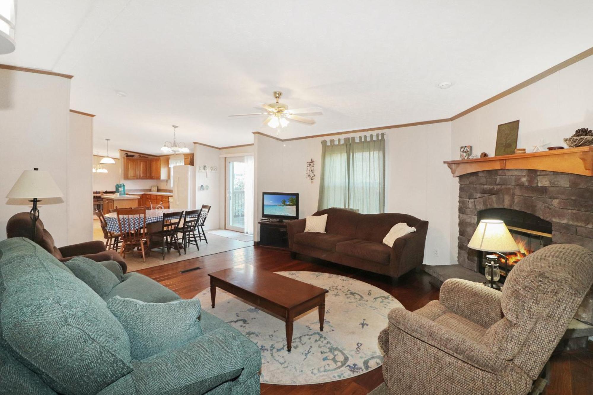 Holiday home Island Thyme - Hot Tub & Carnival Location!