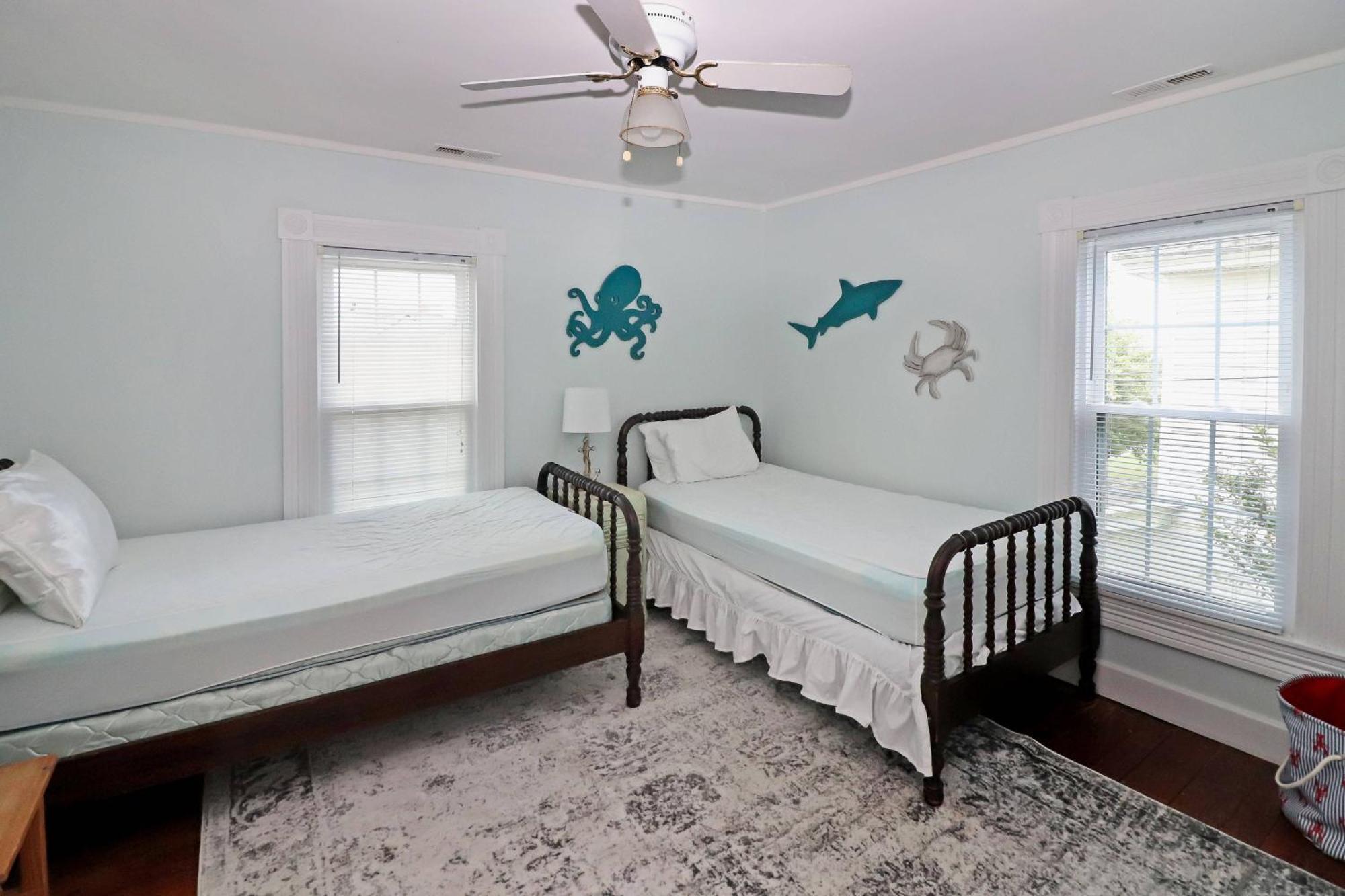 Hill House - Pet Friendly, In Town With Water Views! Holiday home *