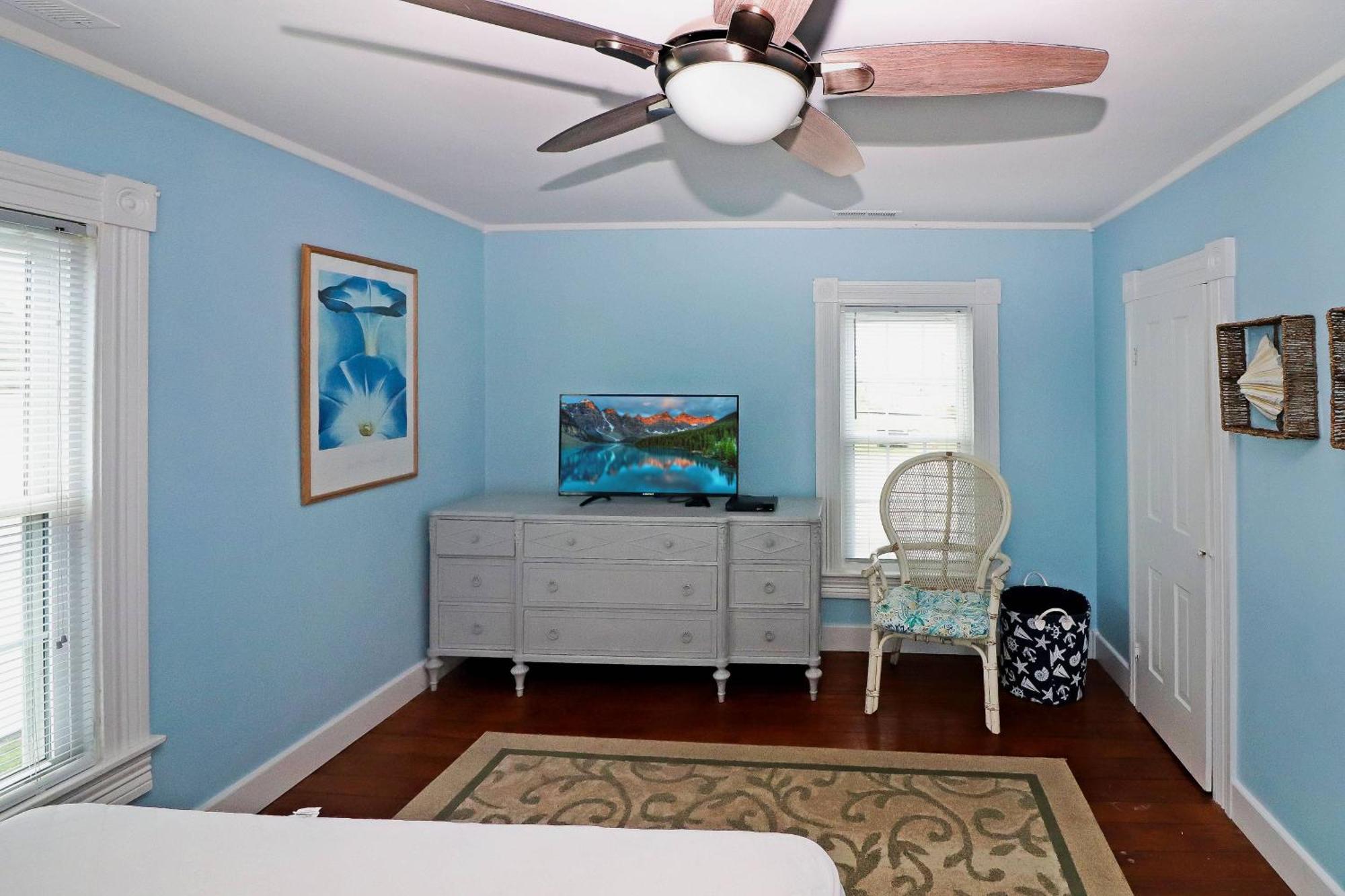 Holiday home Hill House - Pet Friendly, In Town With Water Views! *