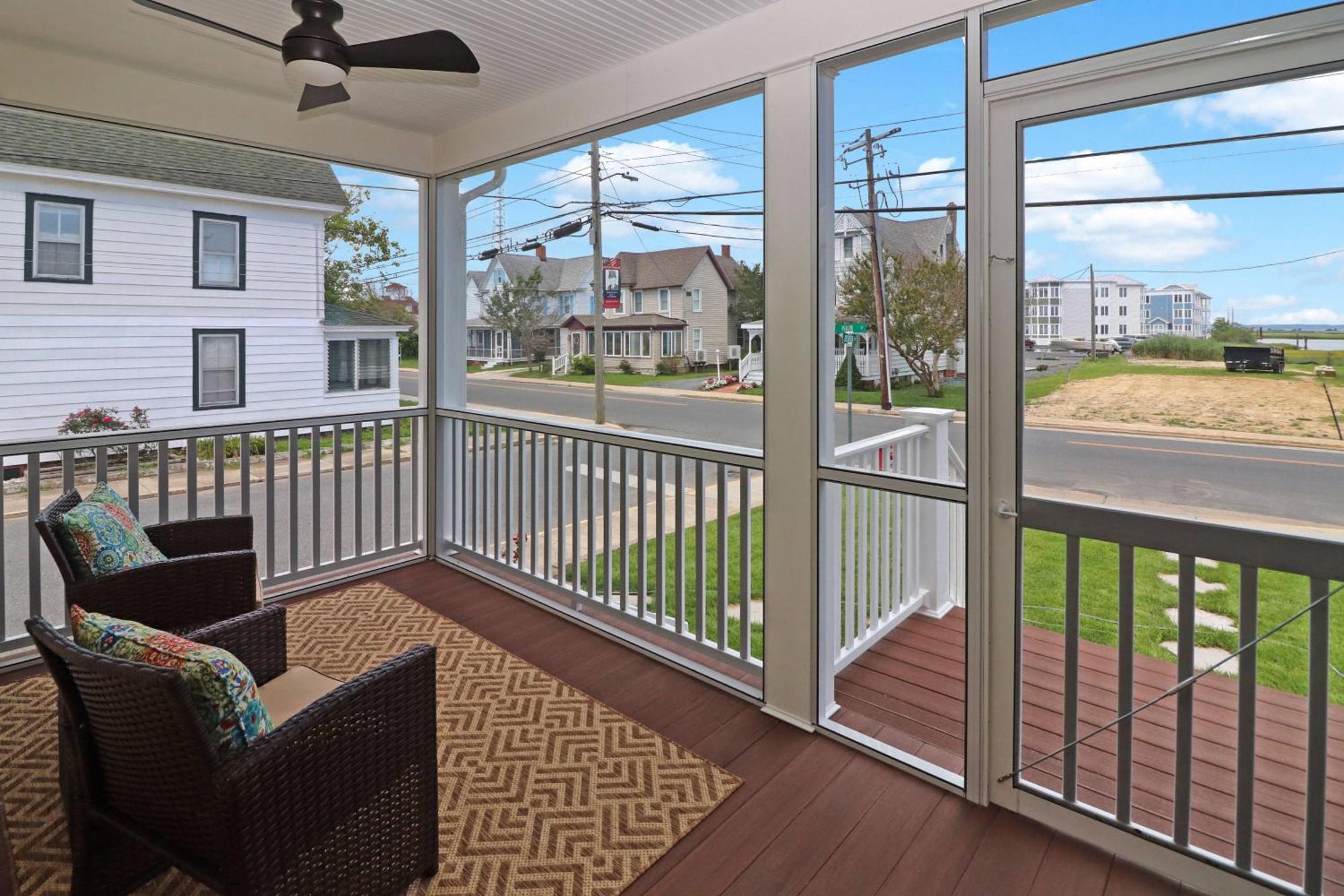 Hill House - Pet Friendly, In Town With Water Views! * Chincoteague