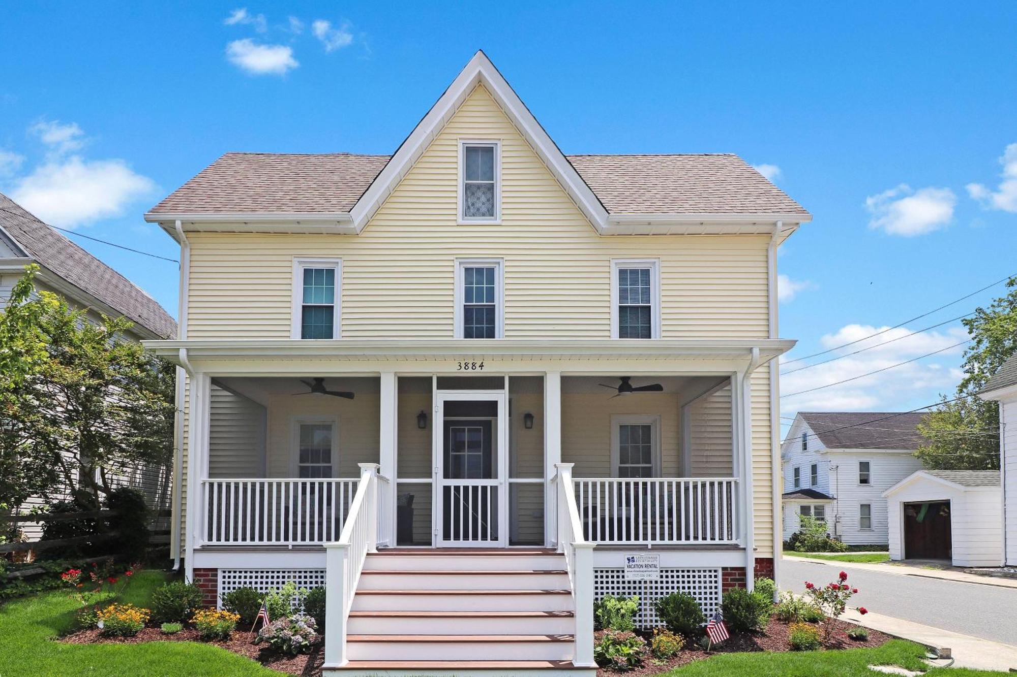 Hill House - Pet Friendly, In Town With Water Views! Chincoteague