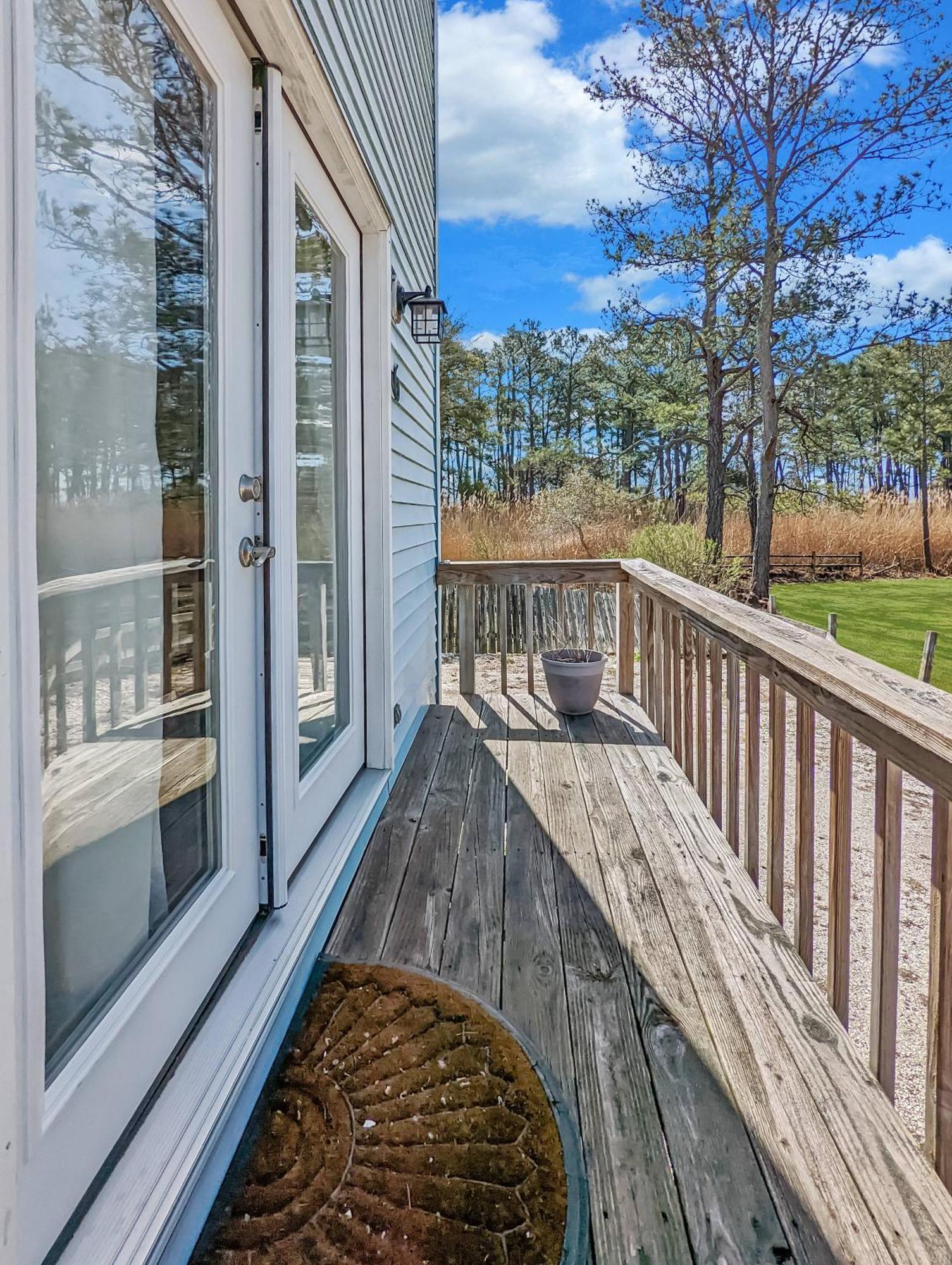 Heron Landing - In Town, Coastal Cottage! Holiday home