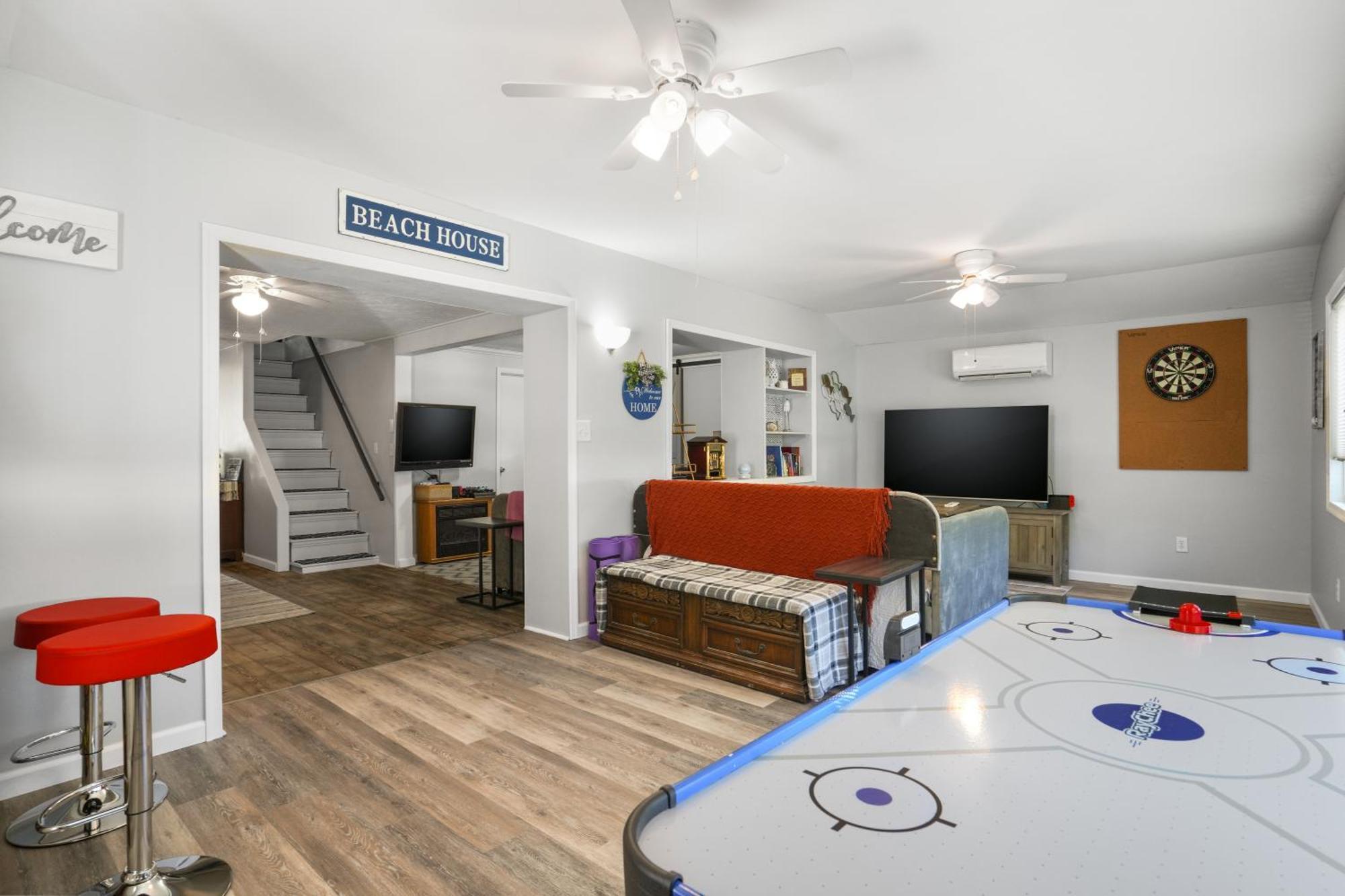 Grandma's House - Close To Town, Game Area & Pet Friendly!