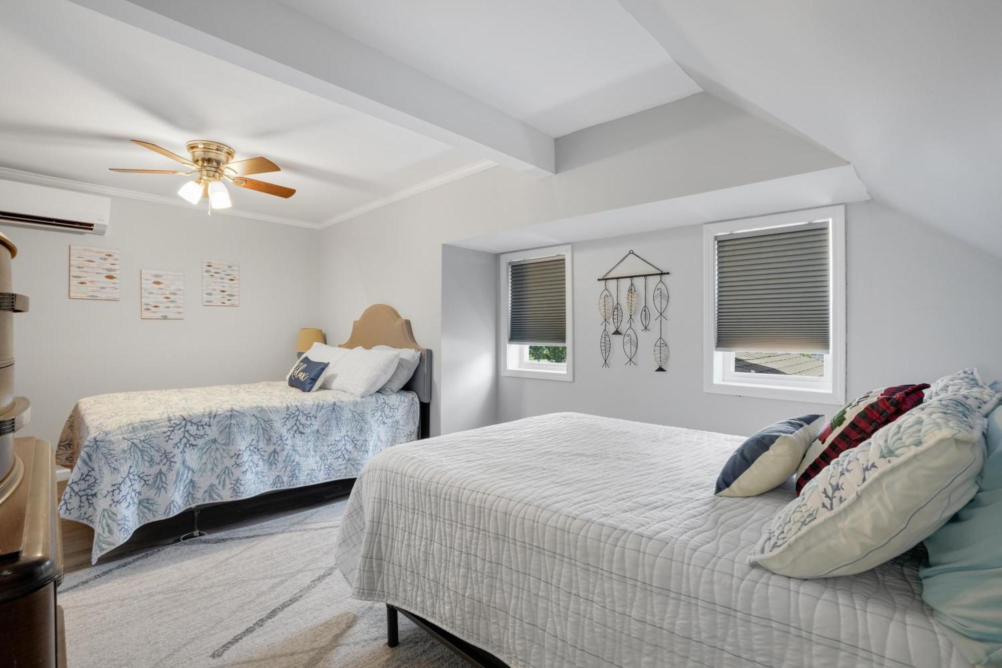 Grandma's House - Close To Town, Game Area & Pet Friendly! Chincoteague