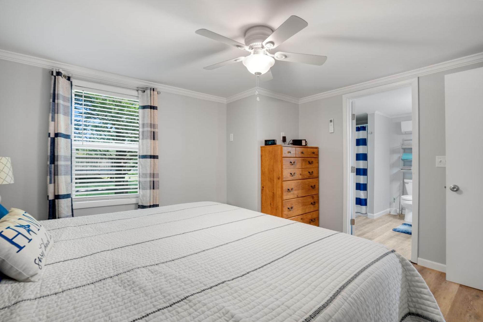 Grandma's House - Close To Town, Game Area & Pet Friendly! Holiday home Chincoteague