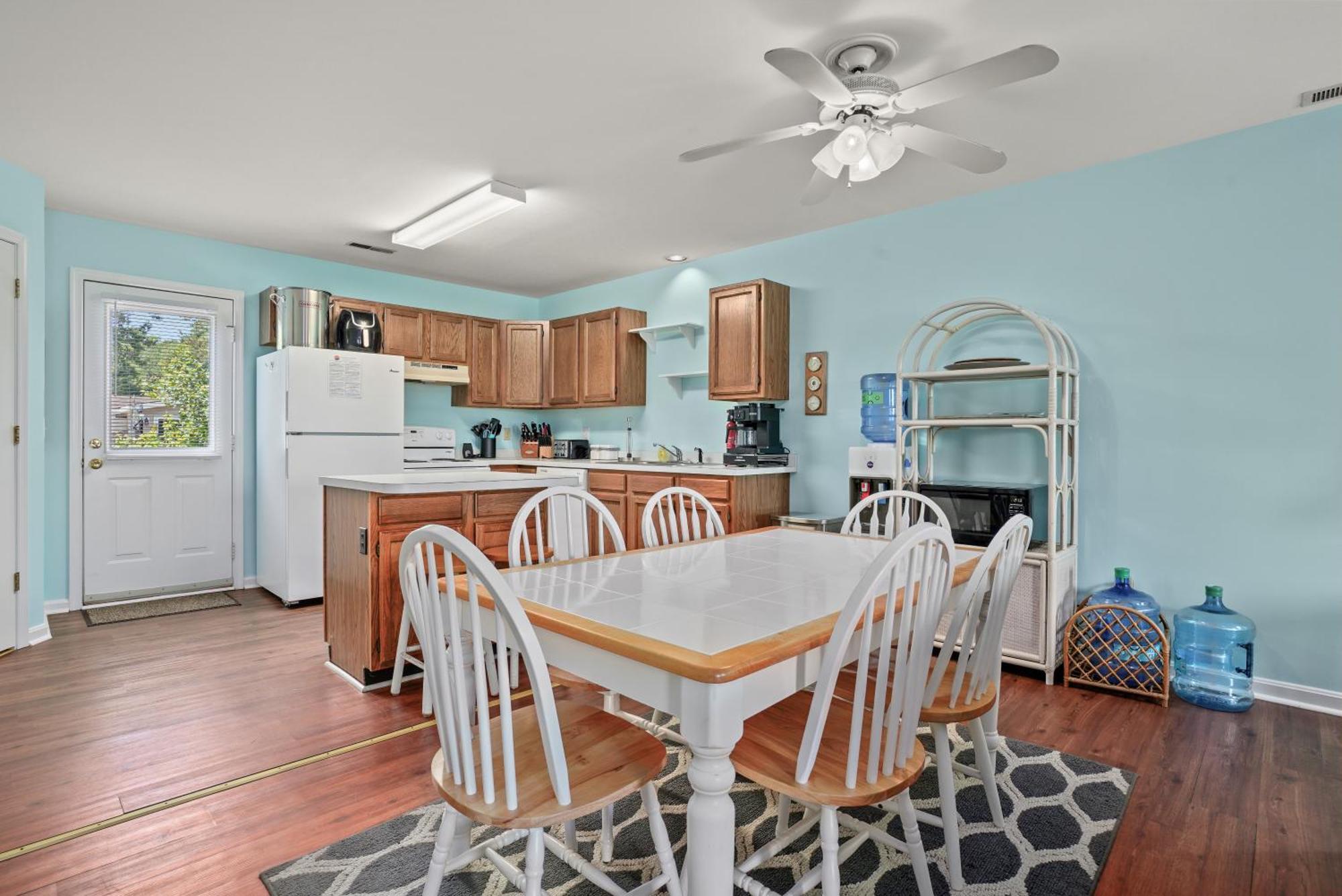 Vast Views - Pet Friendly& A Shared Pool! Holiday home Chincoteague