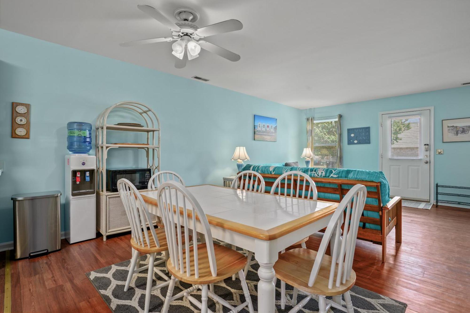 Holiday home Vast Views - Pet Friendly& A Shared Pool! *