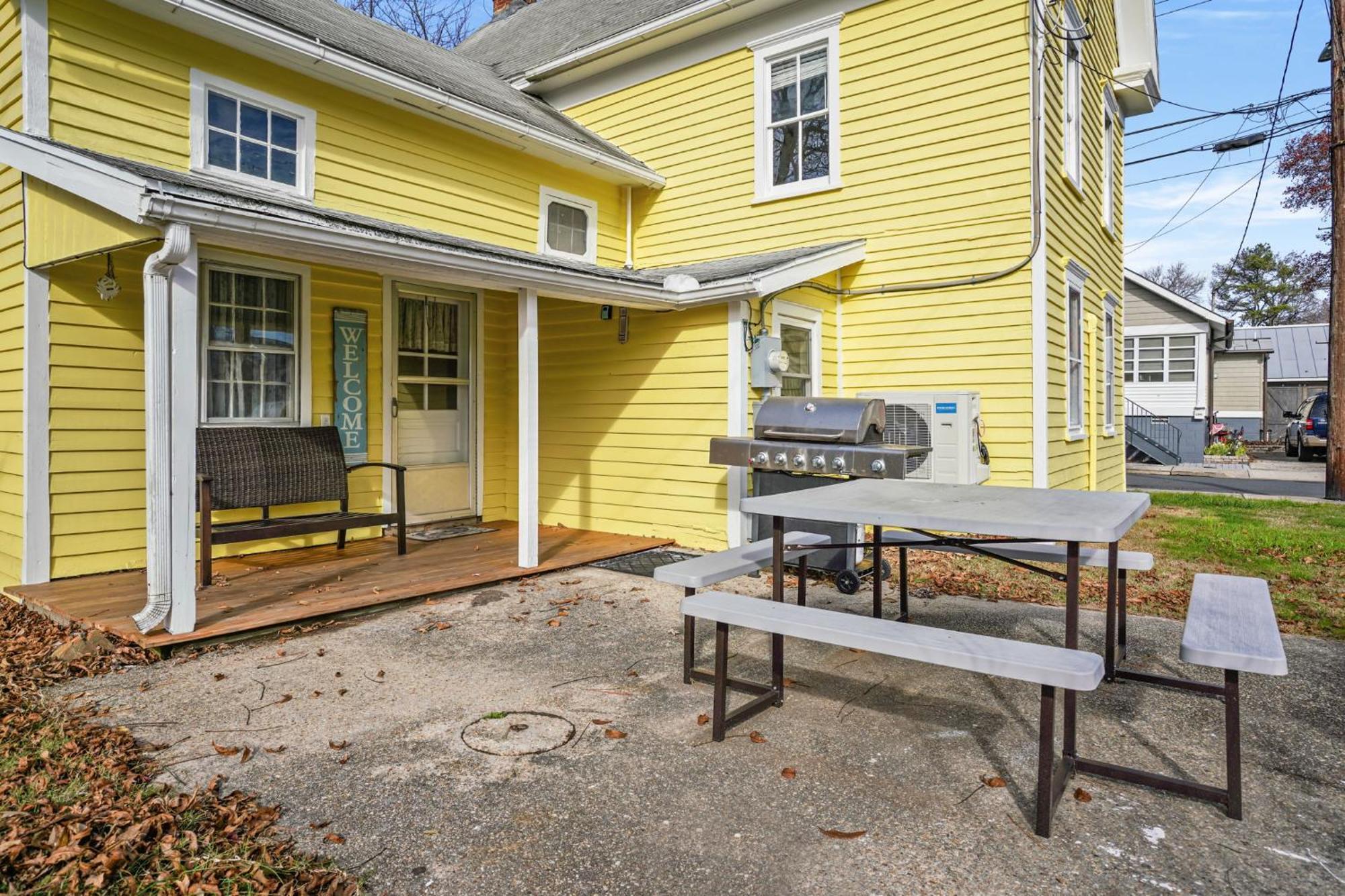 Windsor House - In Town Historic Charm Holiday home *