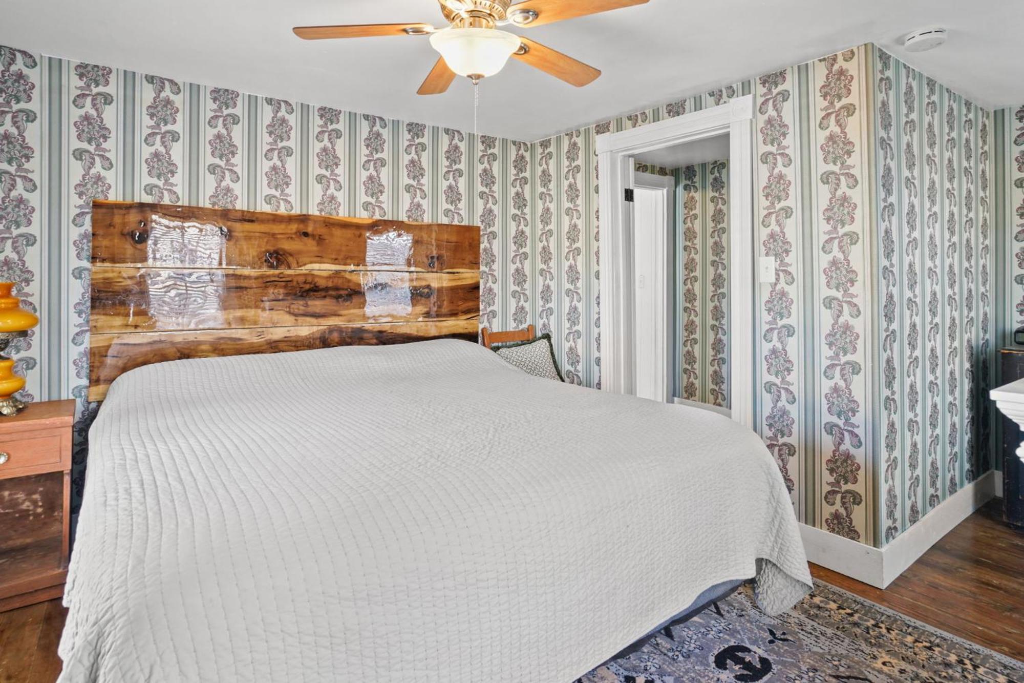 Windsor House - In Town Historic Charm * Chincoteague