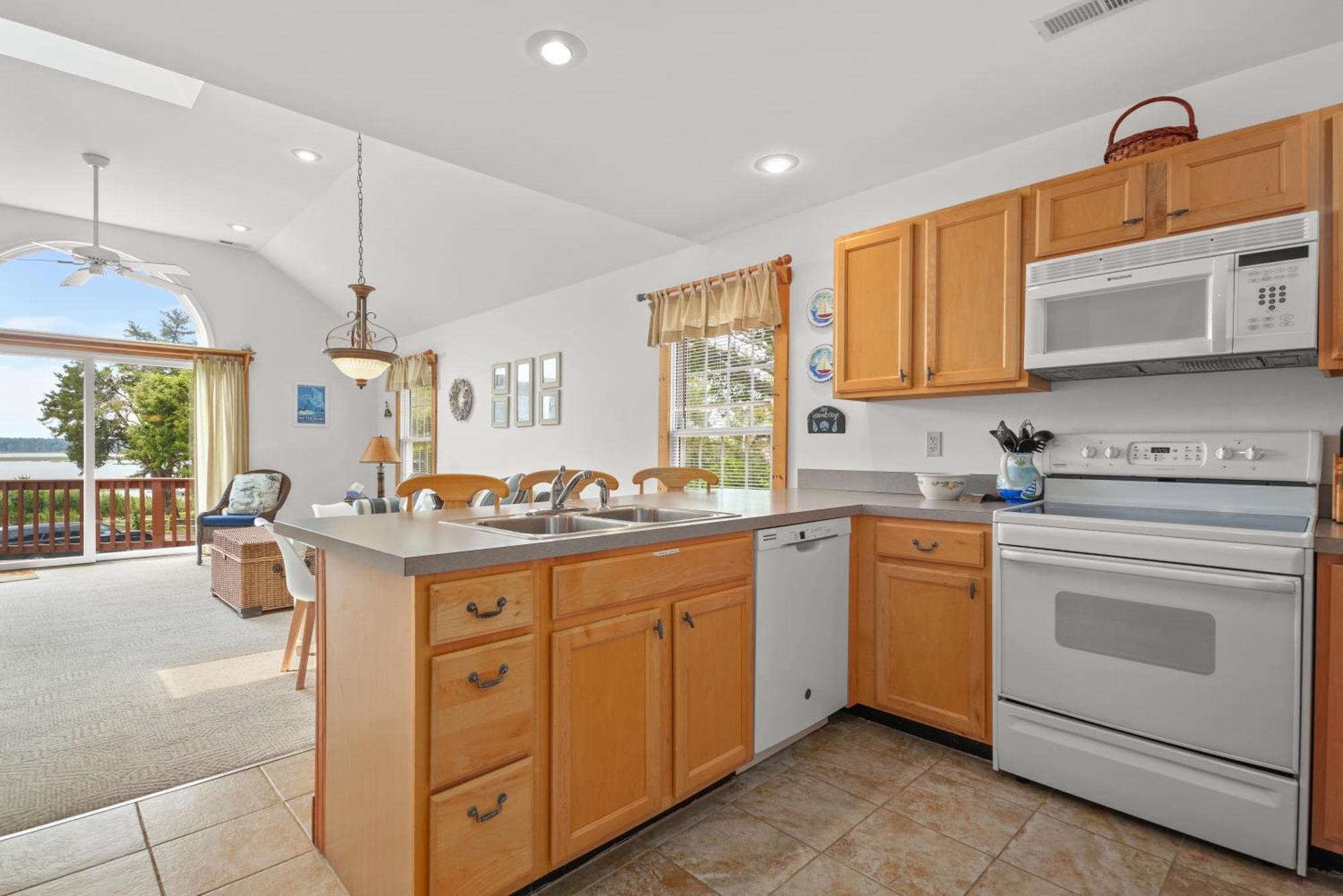 Waterman's Daughter - Pet Friendly; Water Access!