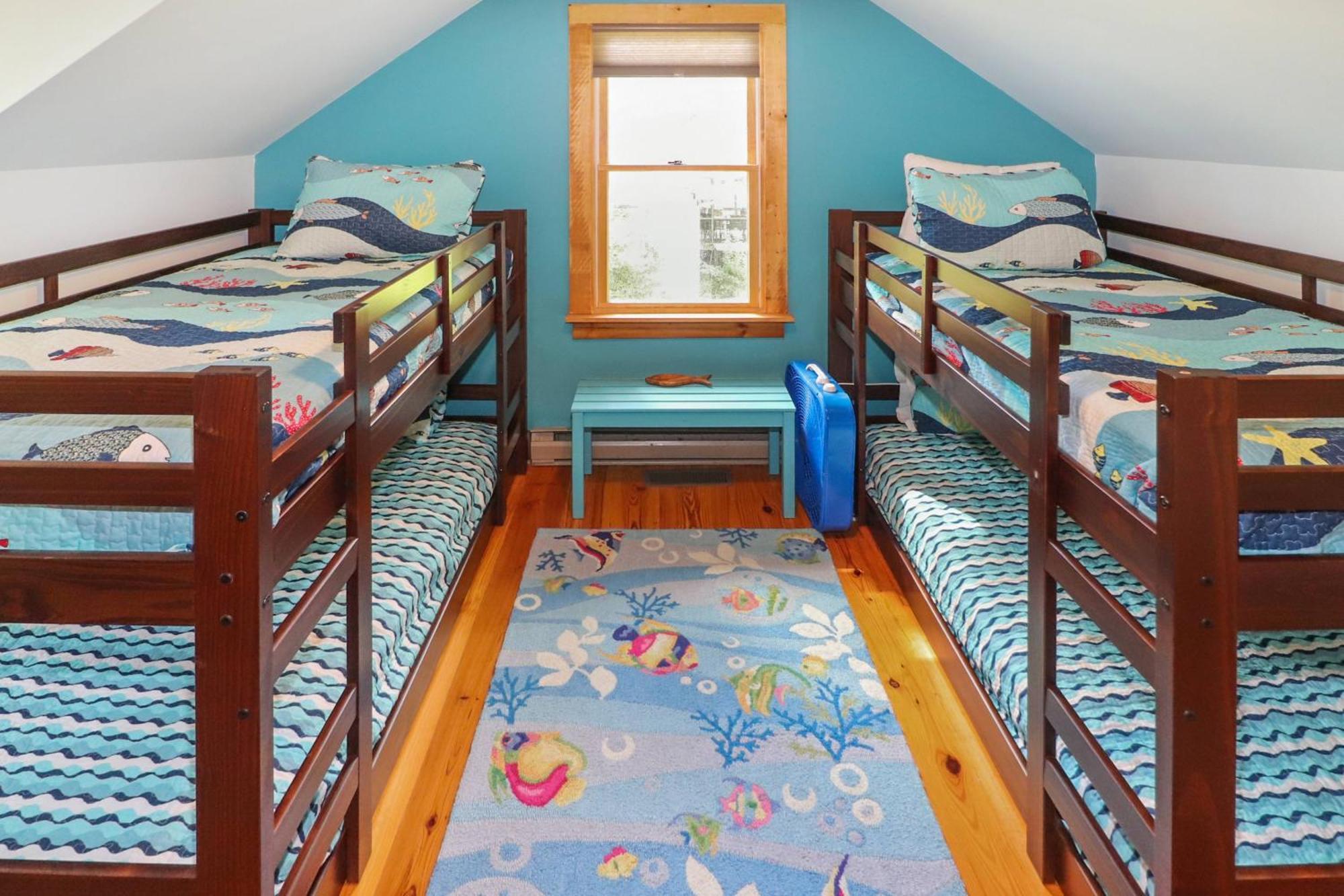 Holiday home Utter East - Great With Large Screened Porch And Firepit Next To The Pond Chincoteague