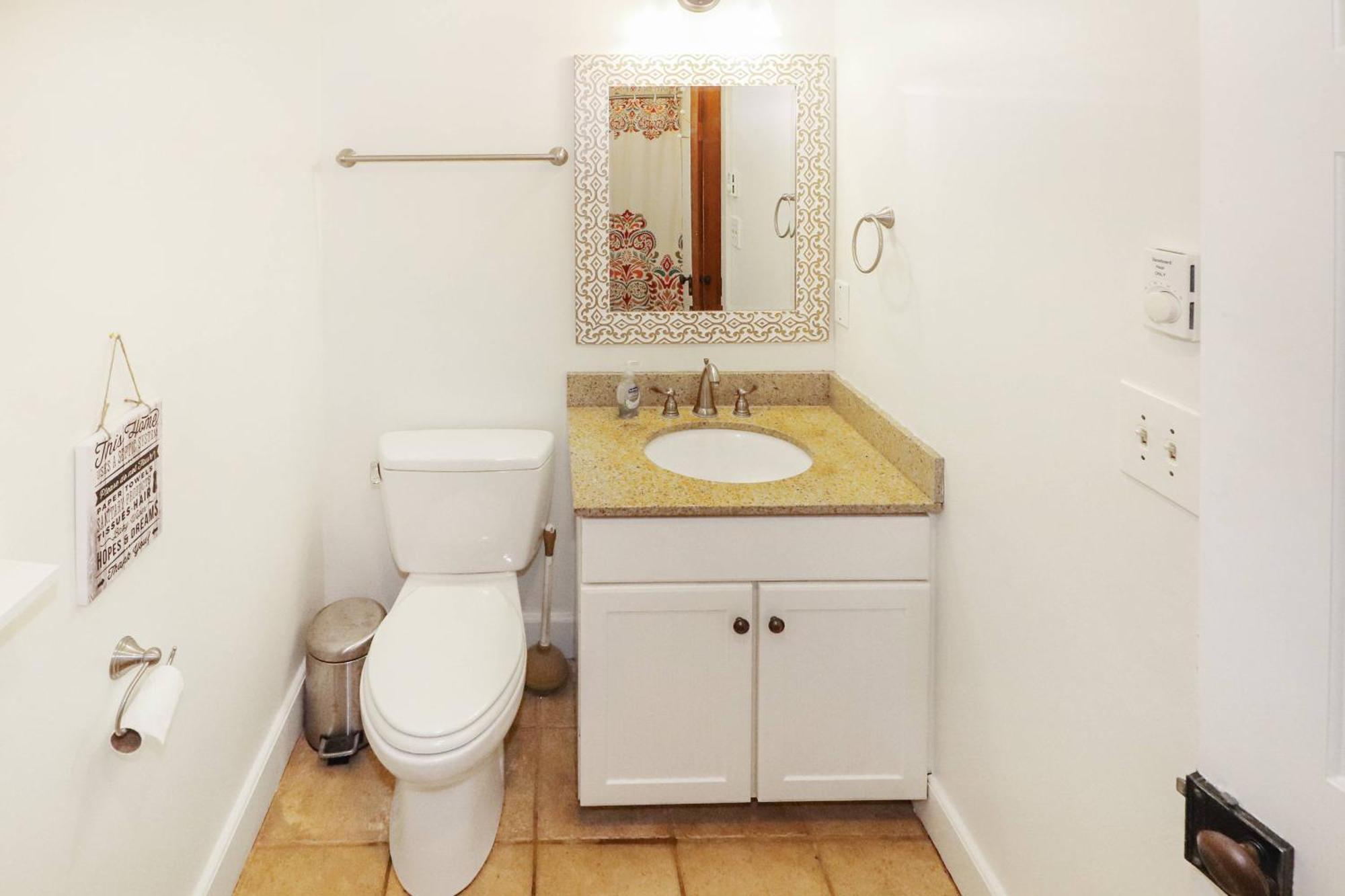 Holiday home Utter East - Great With Large Screened Porch And Firepit Next To The Pond