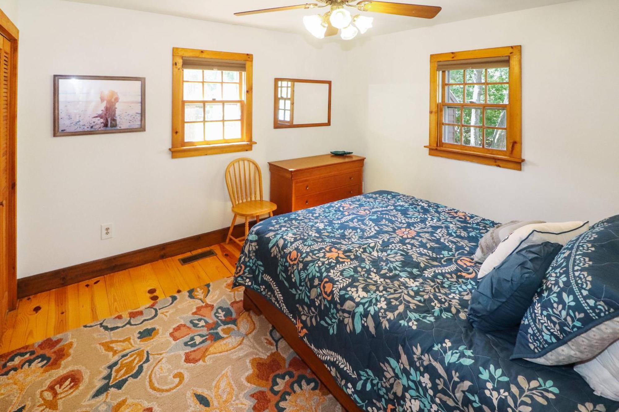 Utter East - Great With Large Screened Porch And Firepit Next To The Pond *