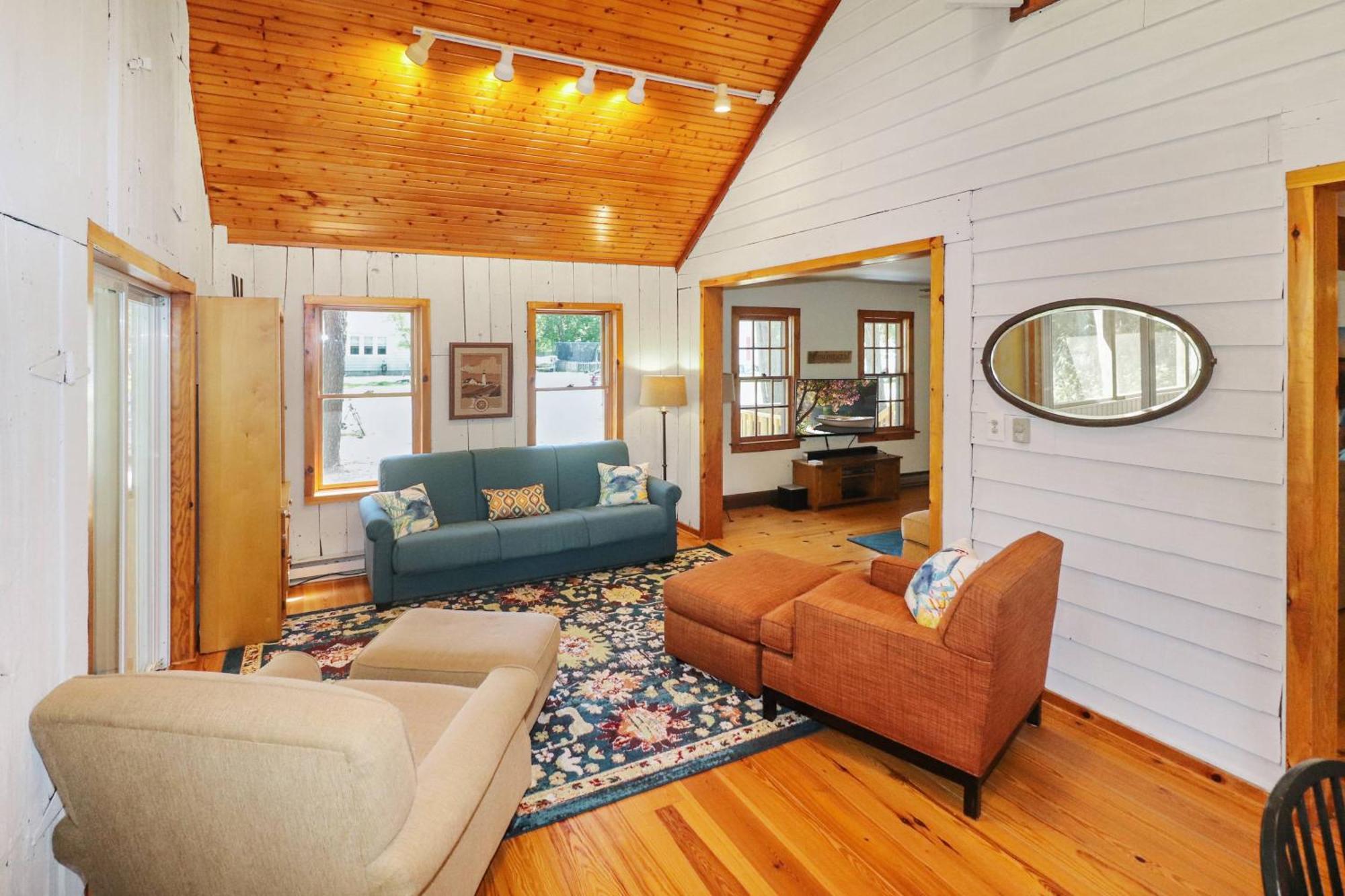 Utter East - Great With Large Screened Porch And Firepit Next To The Pond Holiday home
