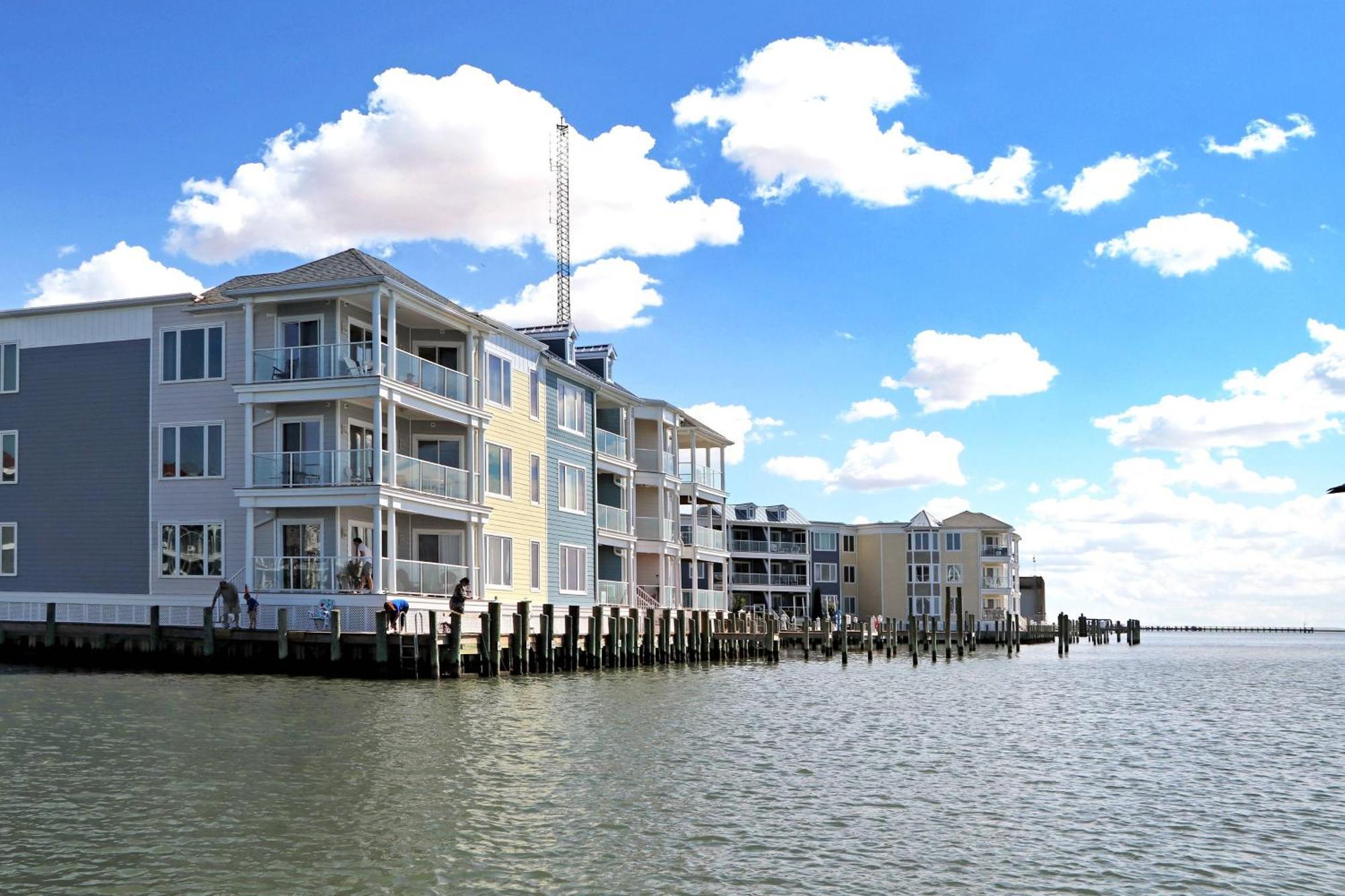 Holiday home Sunset Bay 208 - Pet Friendly & Includes A Boat Slip!