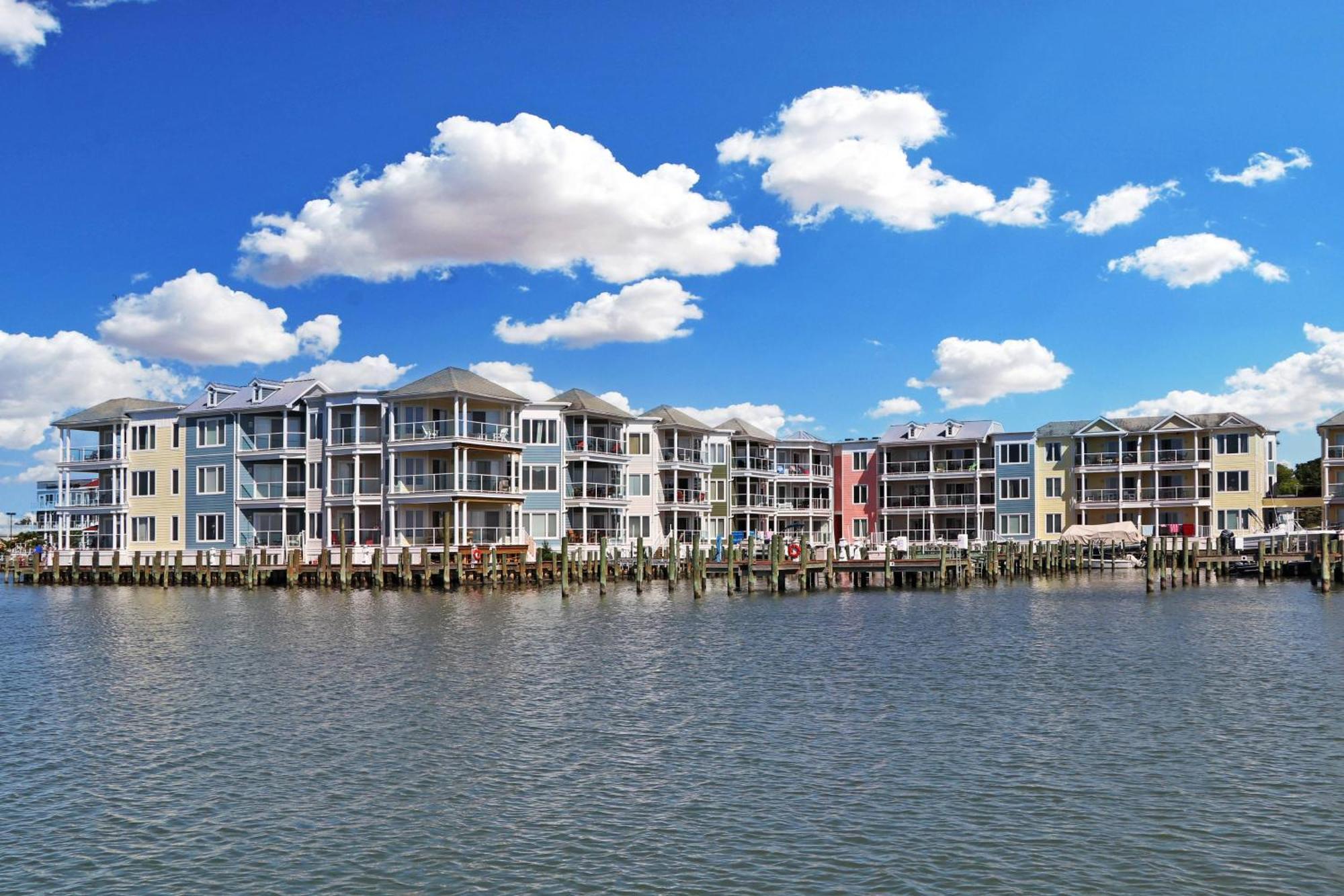 Holiday home Sunset Bay 208 - Pet Friendly & Includes A Boat Slip! *