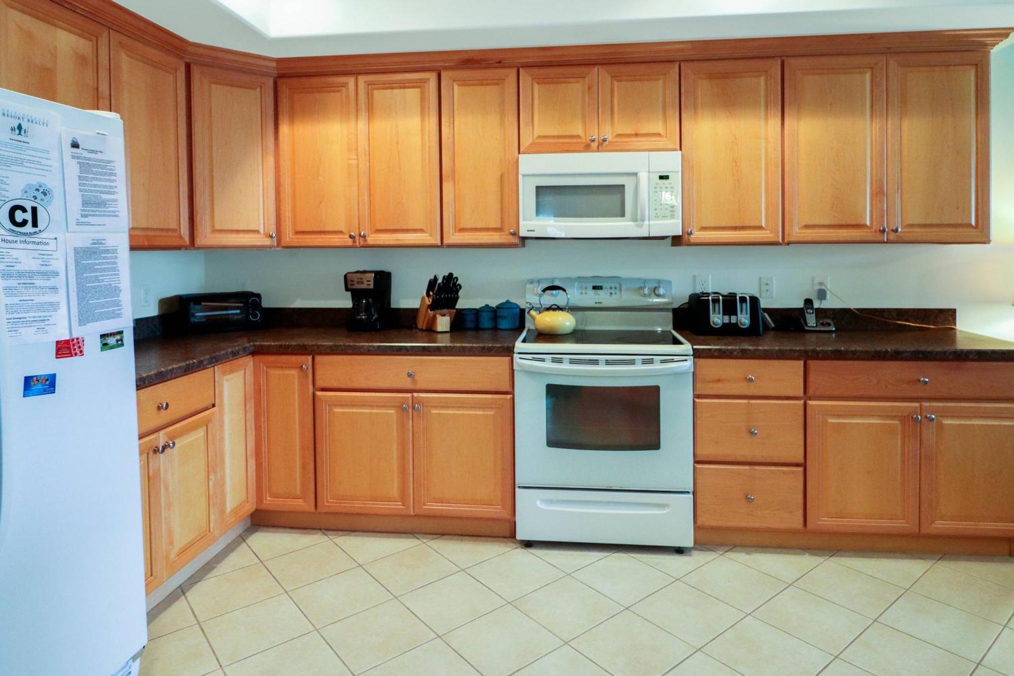 Sunset Bay 208 - Pet Friendly & Includes A Boat Slip!