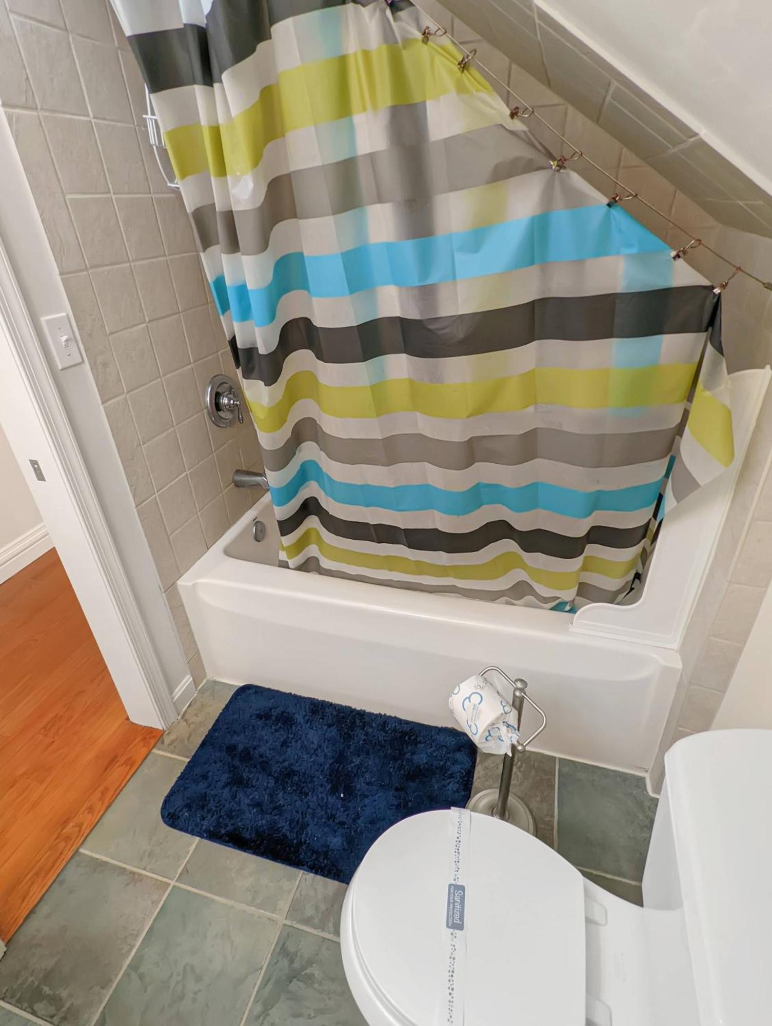 Shell - Pet Friendly, Hot Tub, Fenced Yard! Chincoteague