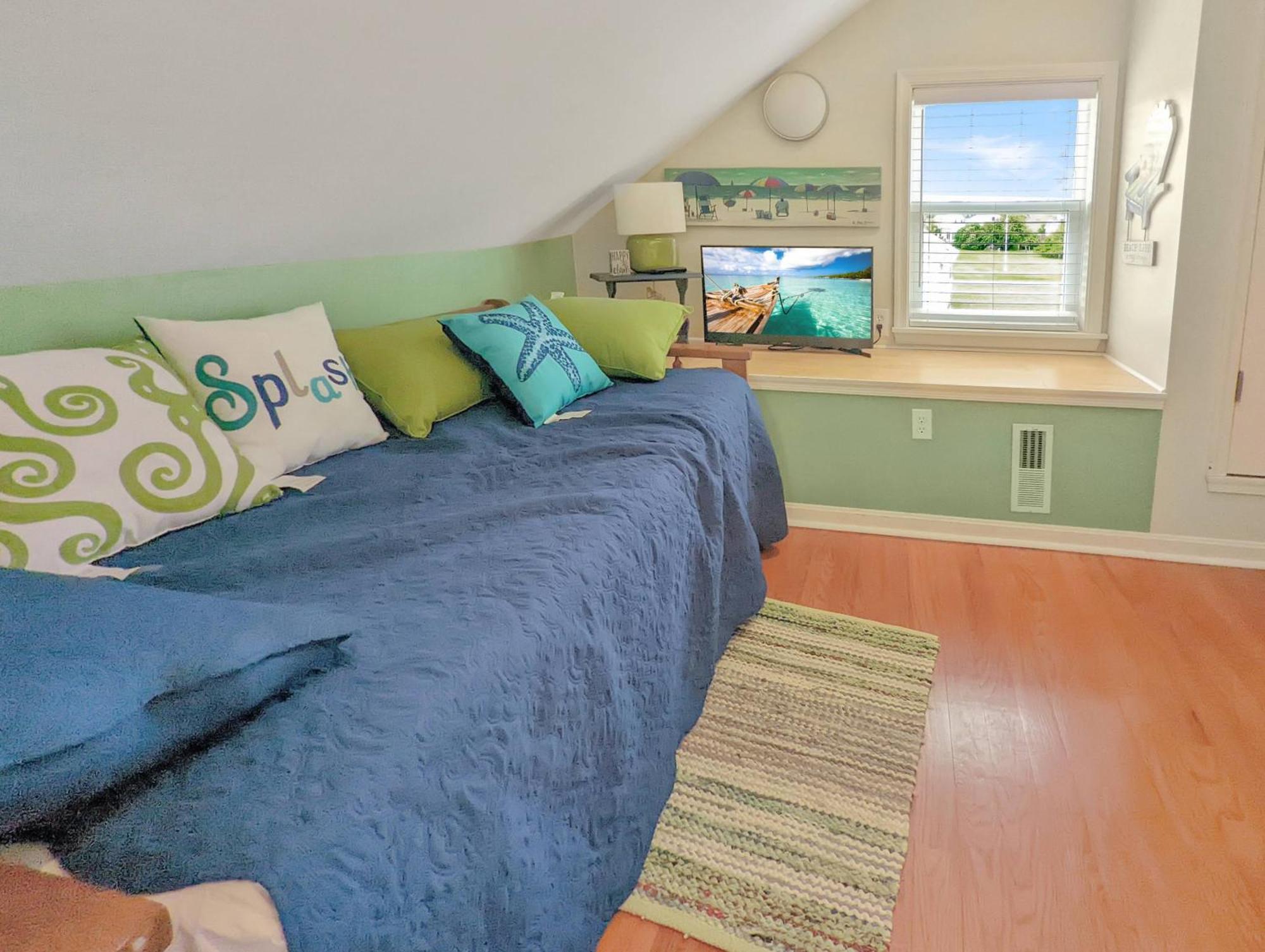 Shell - Pet Friendly, Hot Tub, Fenced Yard! * Chincoteague