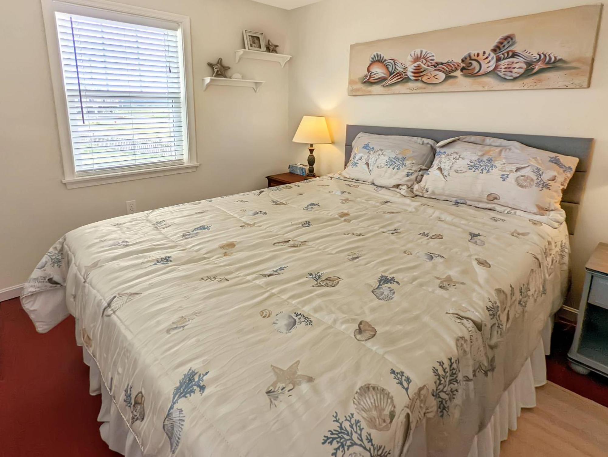 Shell - Pet Friendly, Hot Tub, Fenced Yard! *