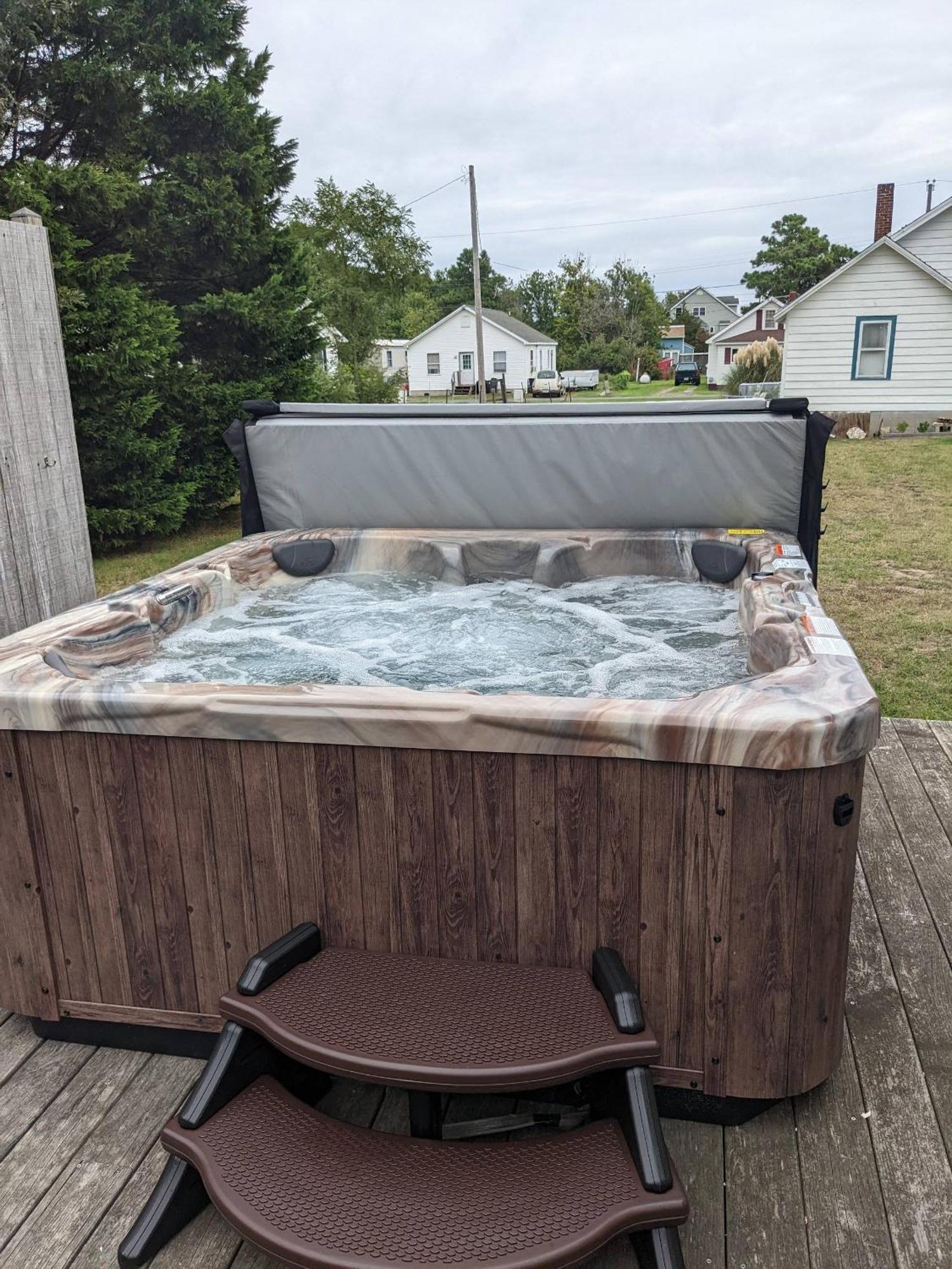 Shell - Pet Friendly, Hot Tub, Fenced Yard!