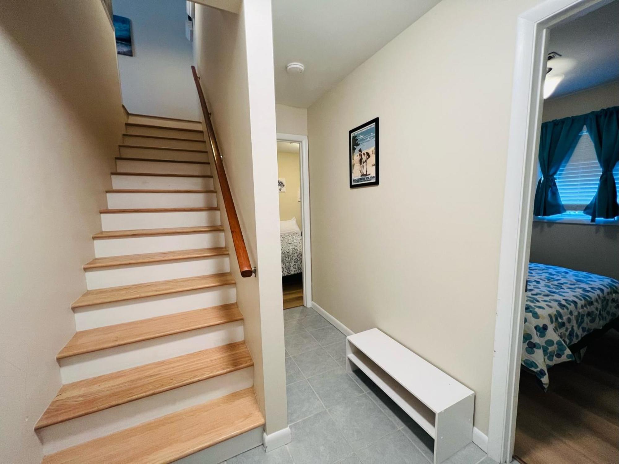 Holiday home Casa Mar - Main Street & Screened Porch! *