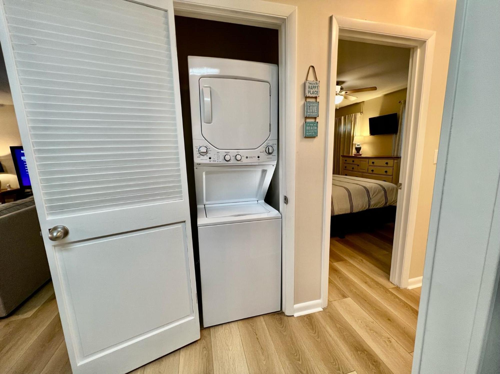 Casa Mar - Main Street & Screened Porch! Holiday home *