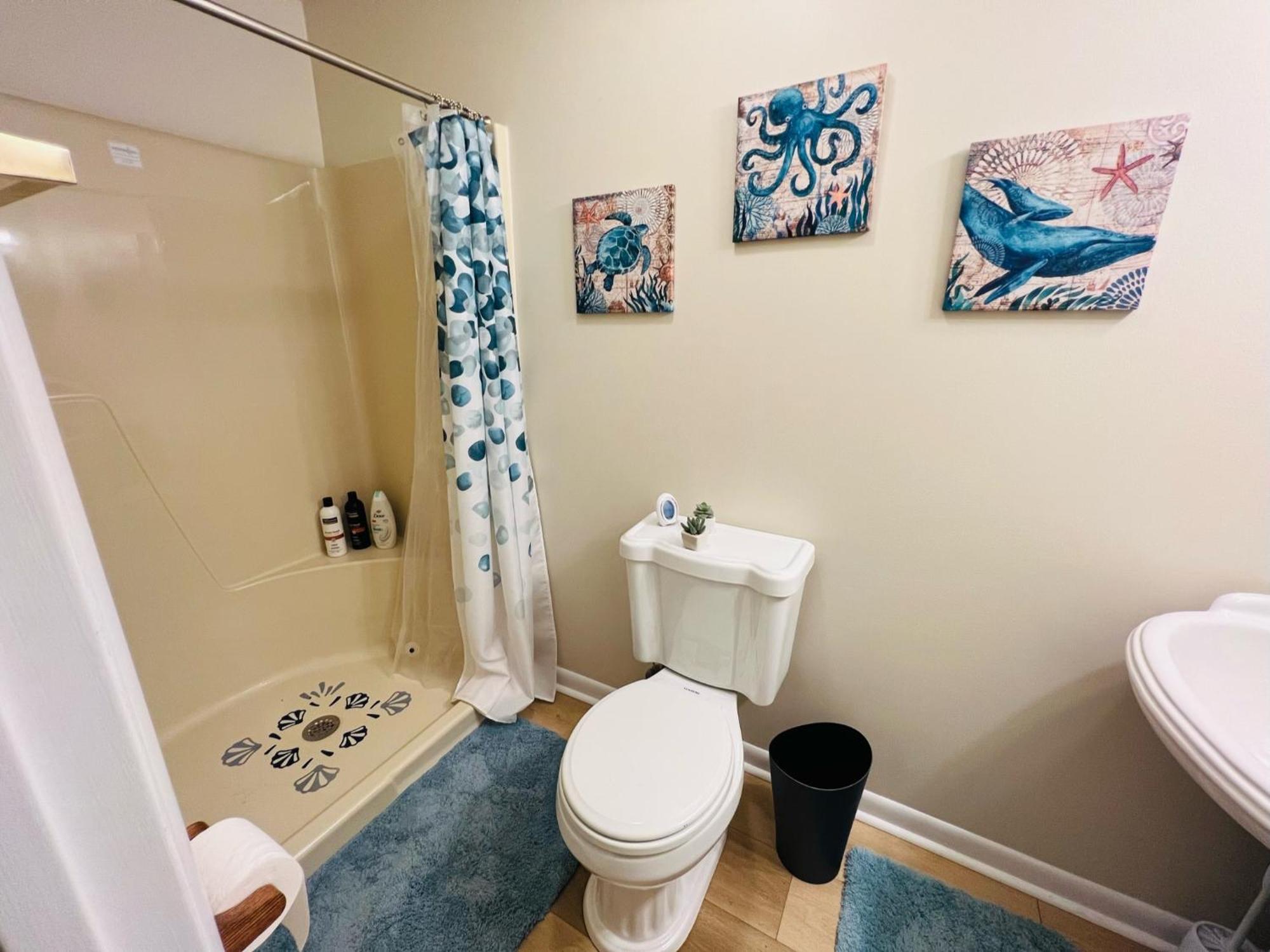 Casa Mar - Main Street & Screened Porch! Chincoteague