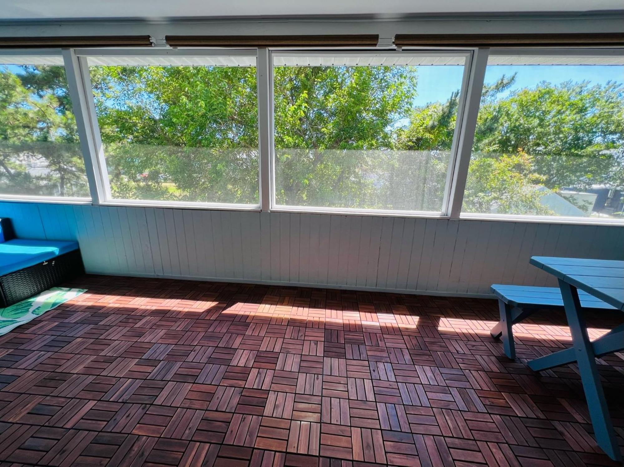 Casa Mar - Main Street & Screened Porch! *