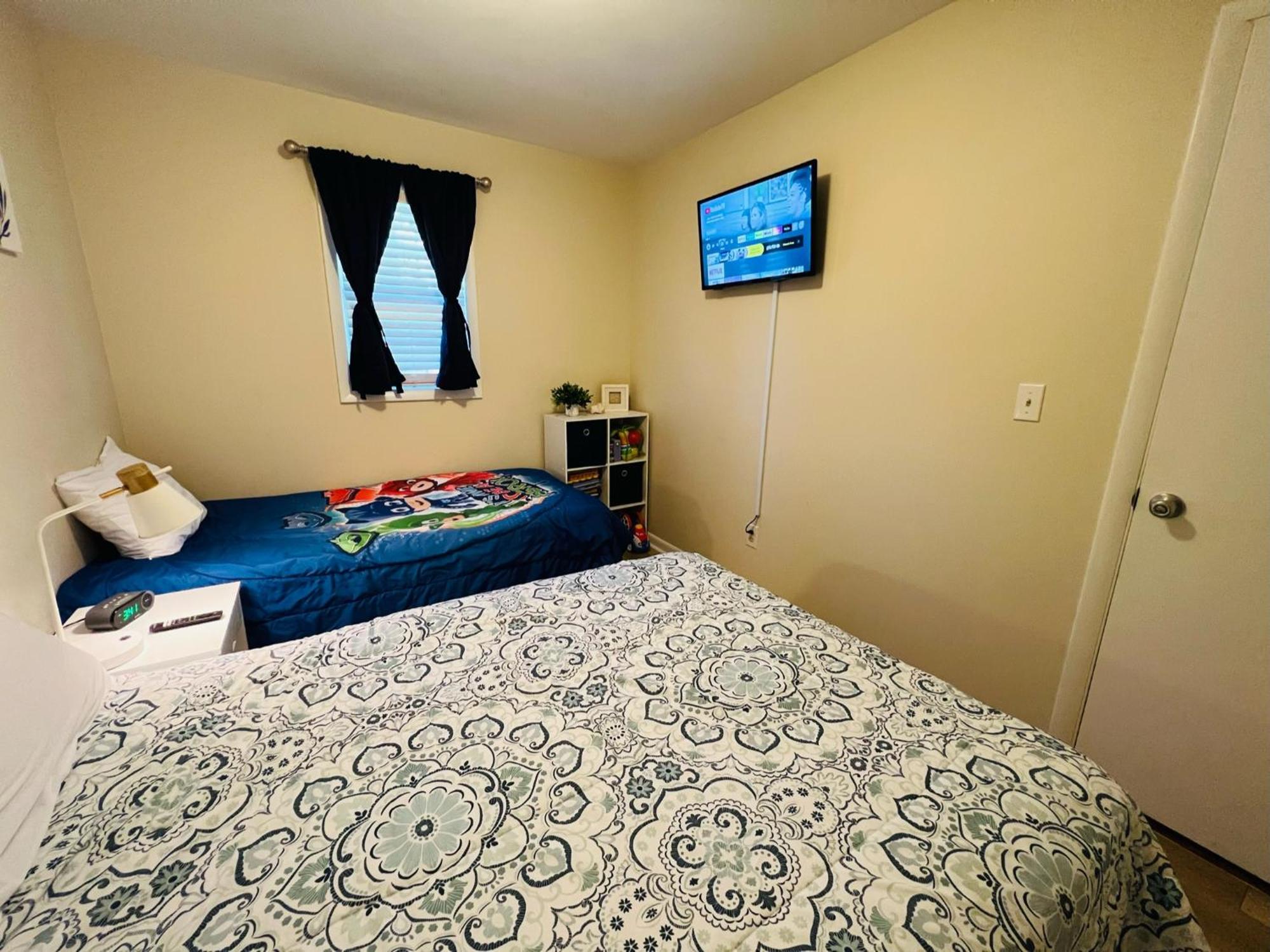 Casa Mar - Main Street & Screened Porch! Chincoteague