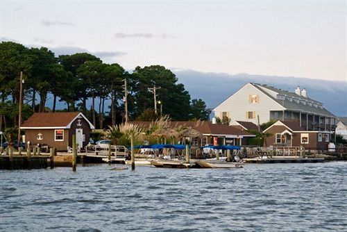 Snug Harbor Marina And 2*