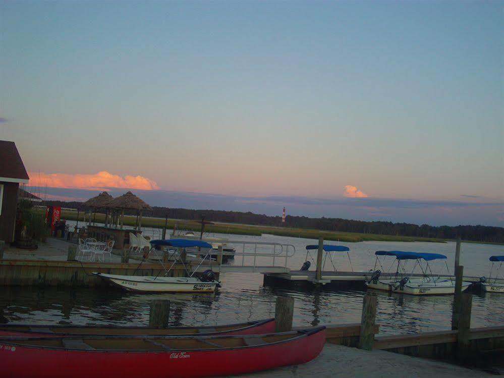 Snug Harbor Marina And
