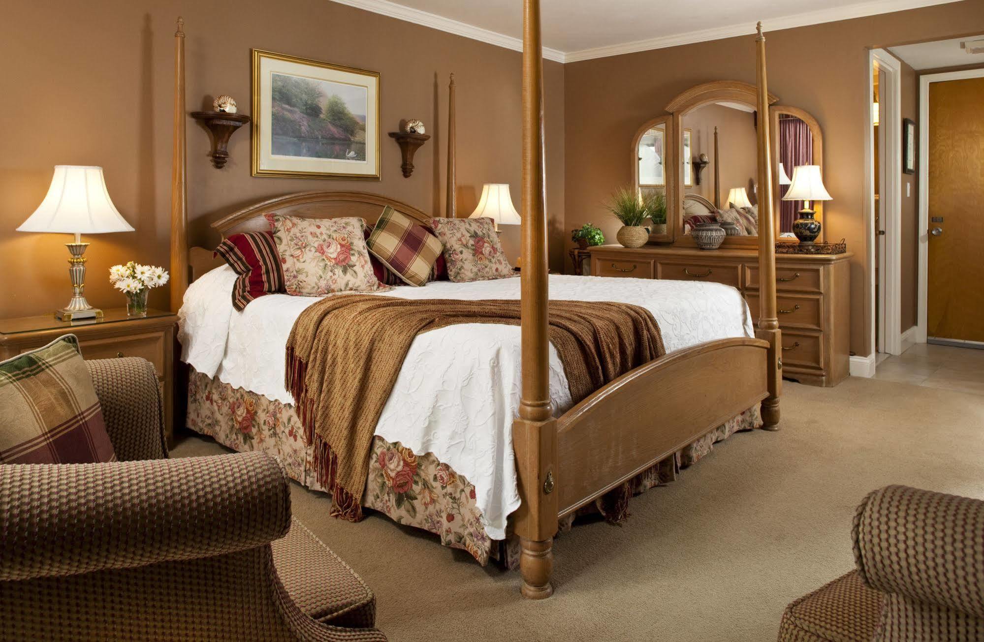 Refuge Hotel 3*