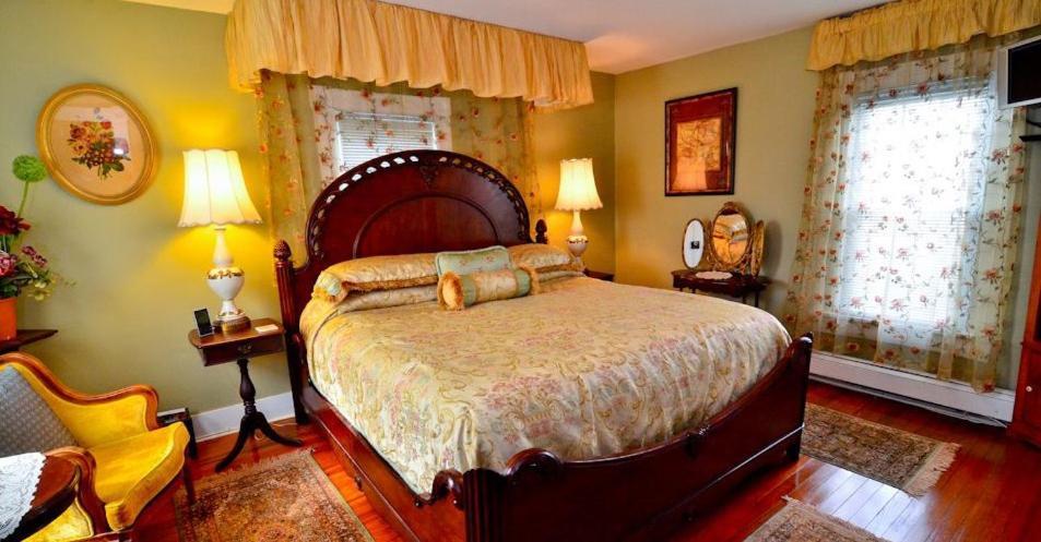 1848 Island Manor House * Chincoteague