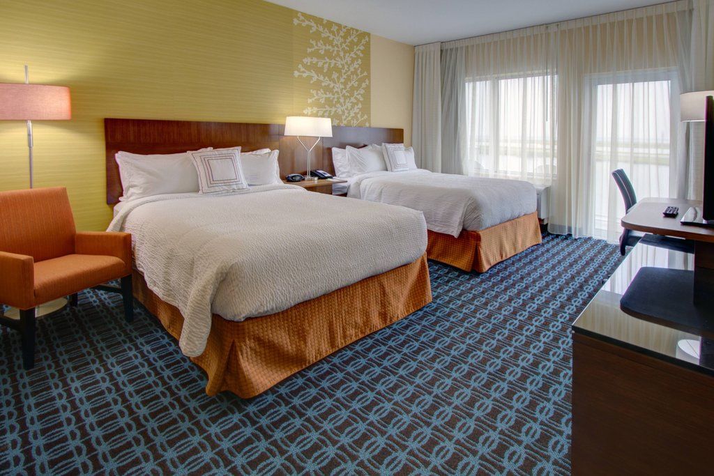 Fairfield & By Marriott Island Waterfront 3*